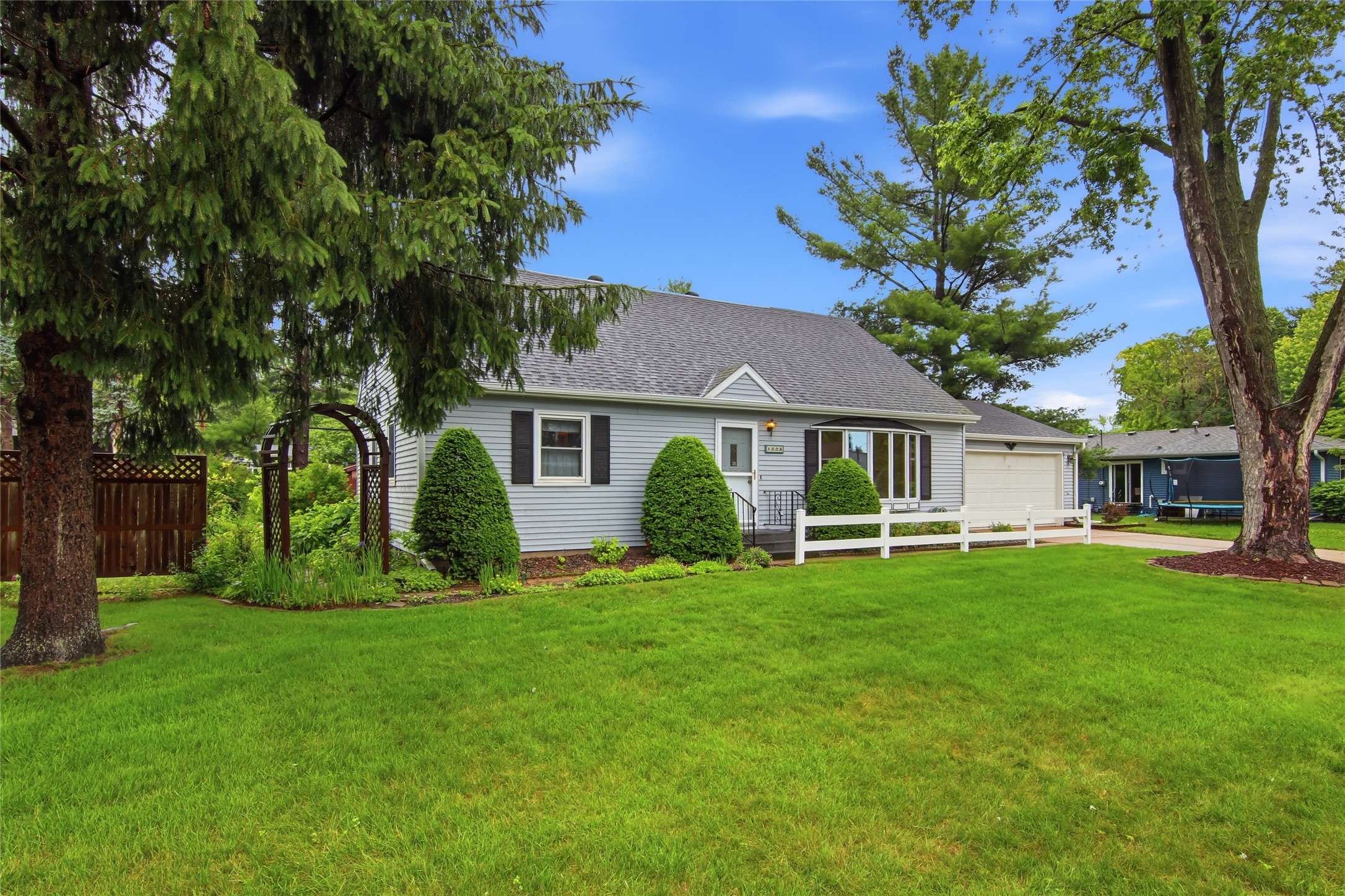 Photo of 1008 W Cedar Street