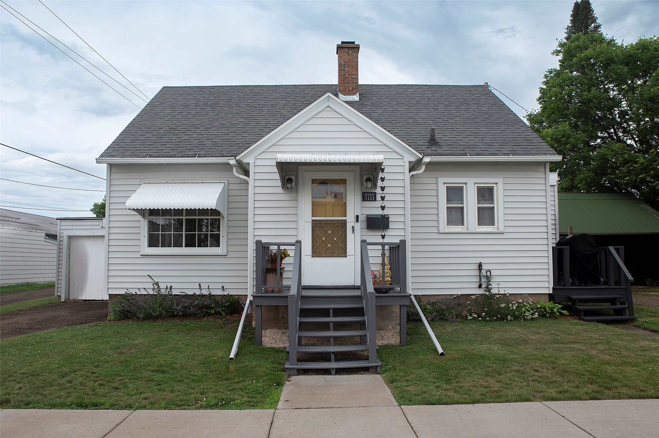 Photo of 1111 16th Avenue