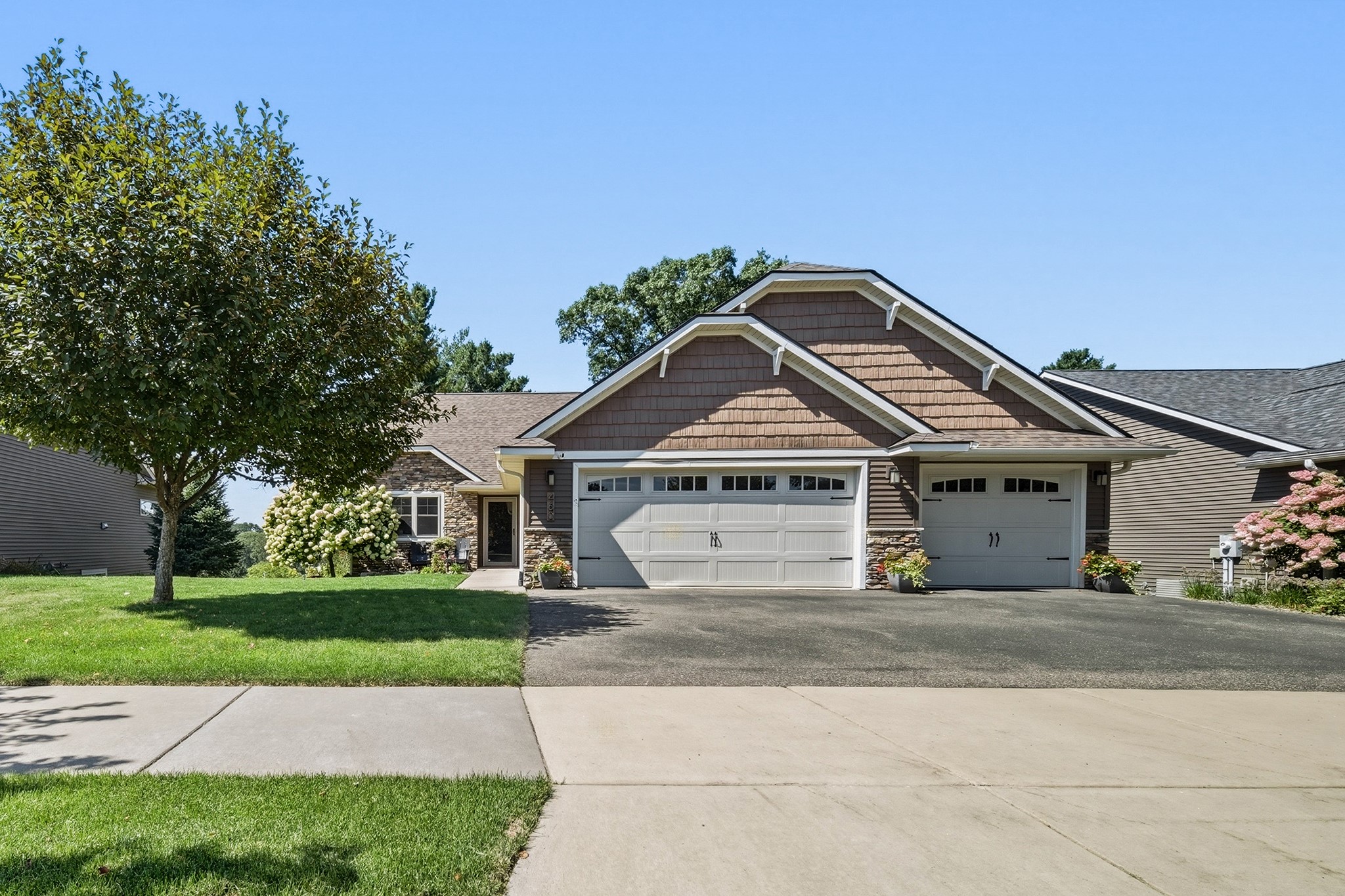 Photo of 460 Club View Lane