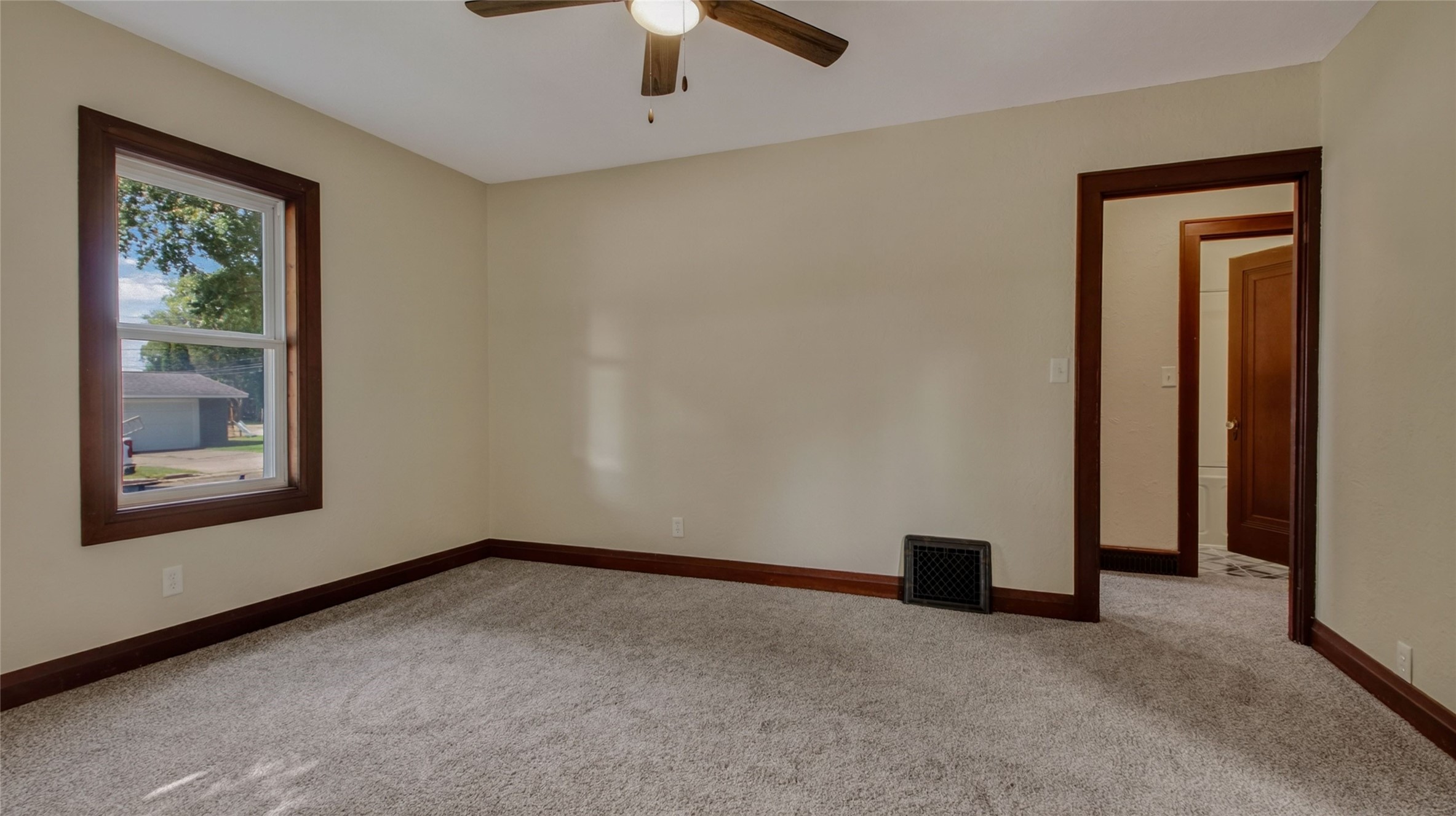 Property Photo #12