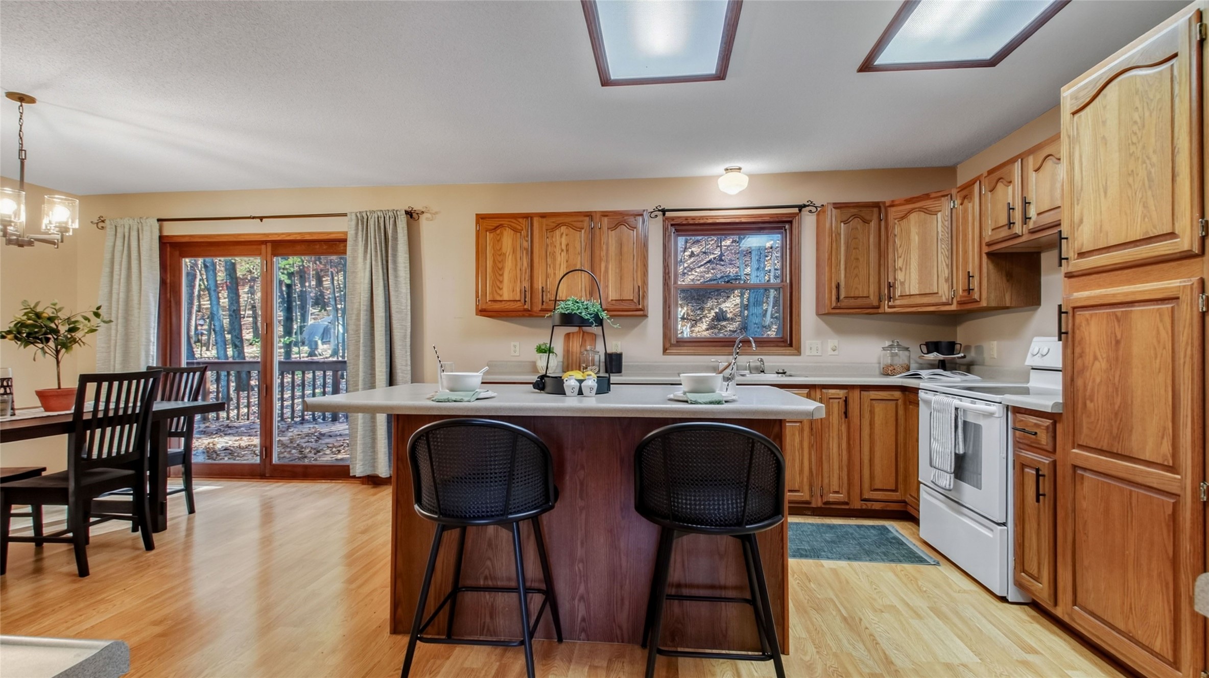 Property Photo #11