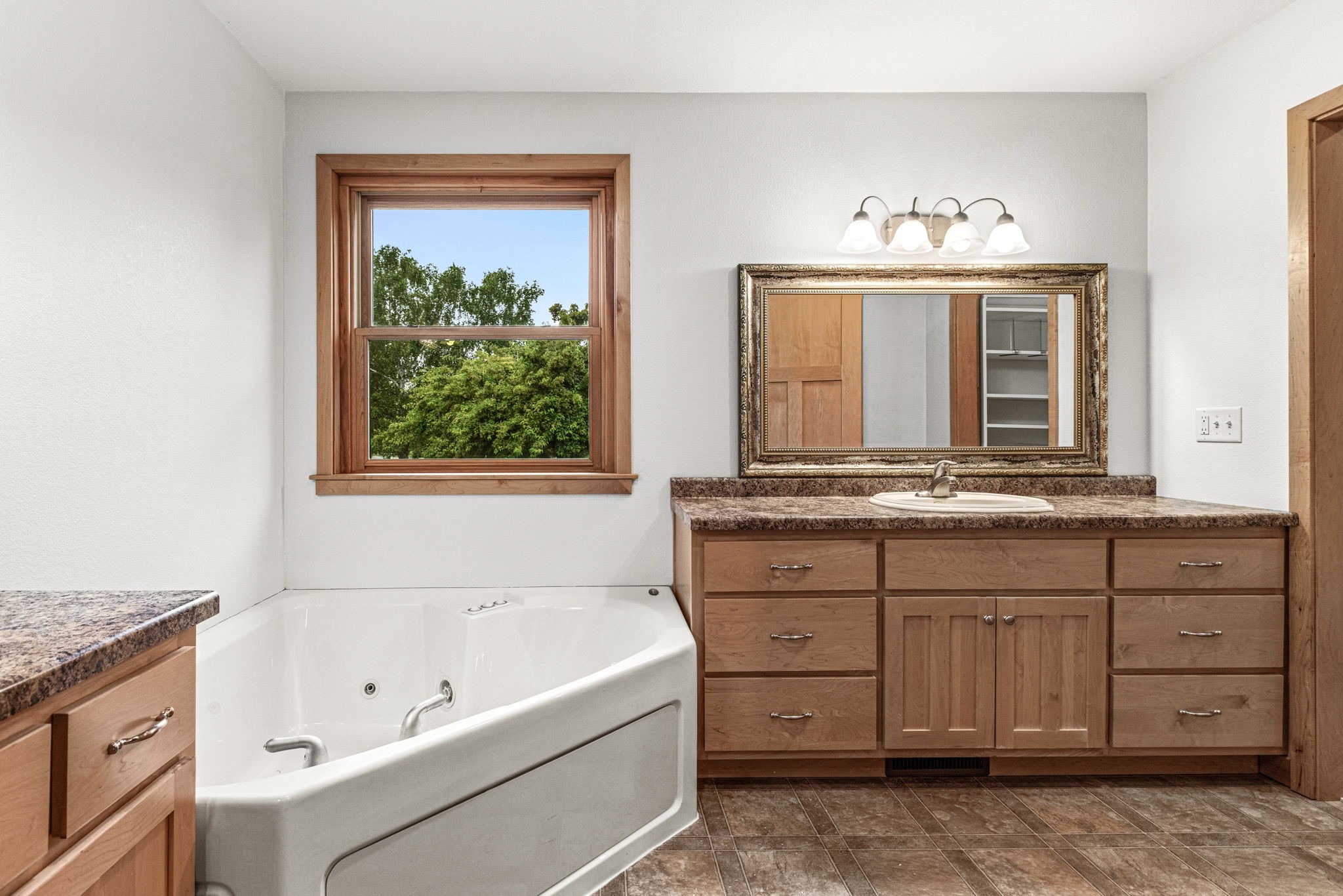 Property Photo #16