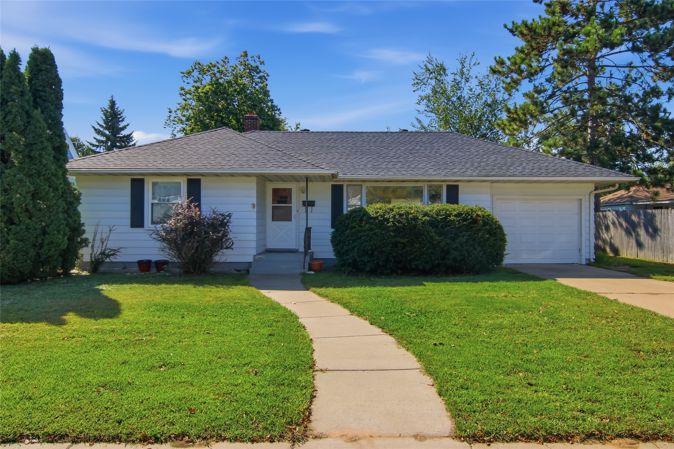 Photo of 1613 Main Street