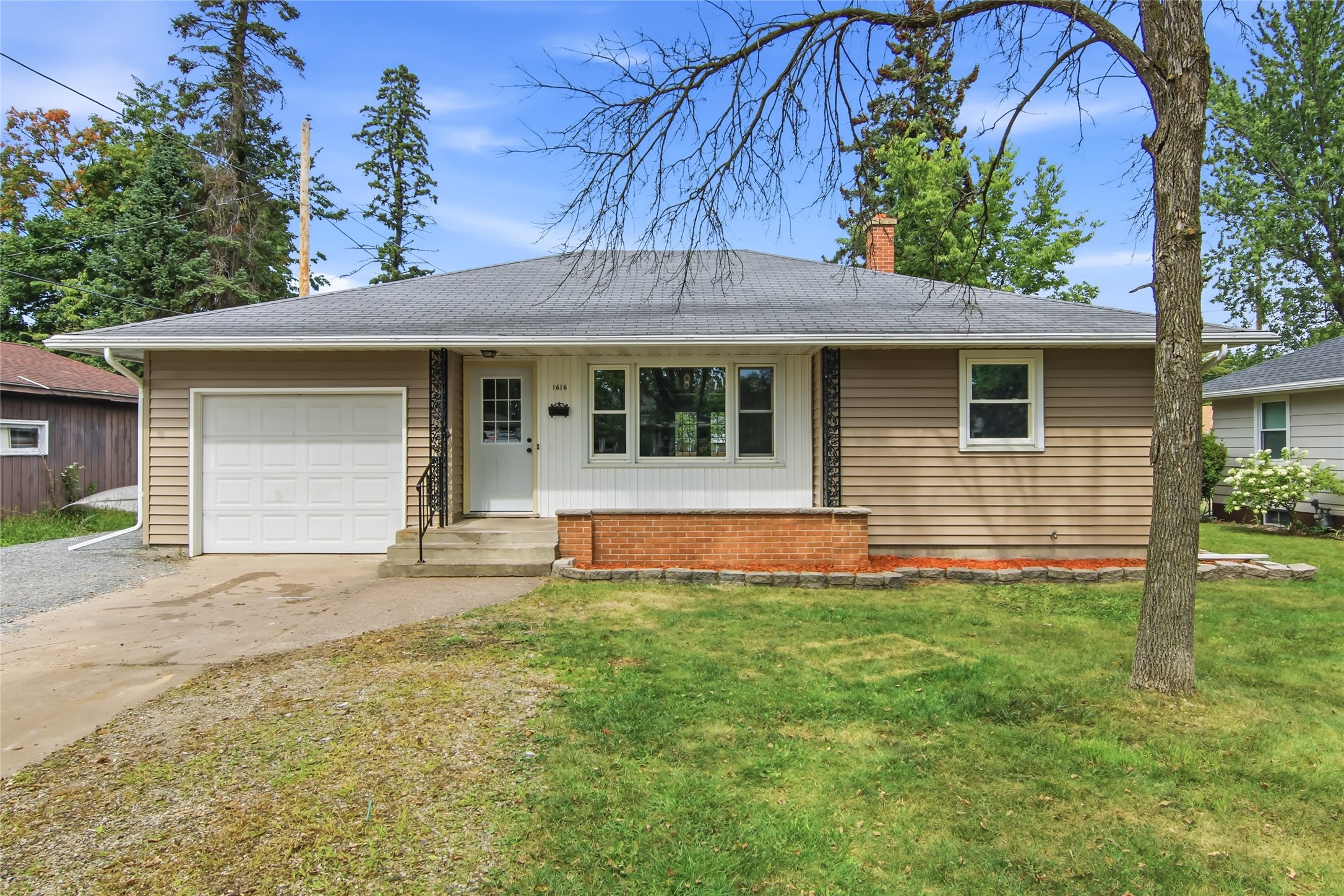 Photo of 1616 Donald Avenue