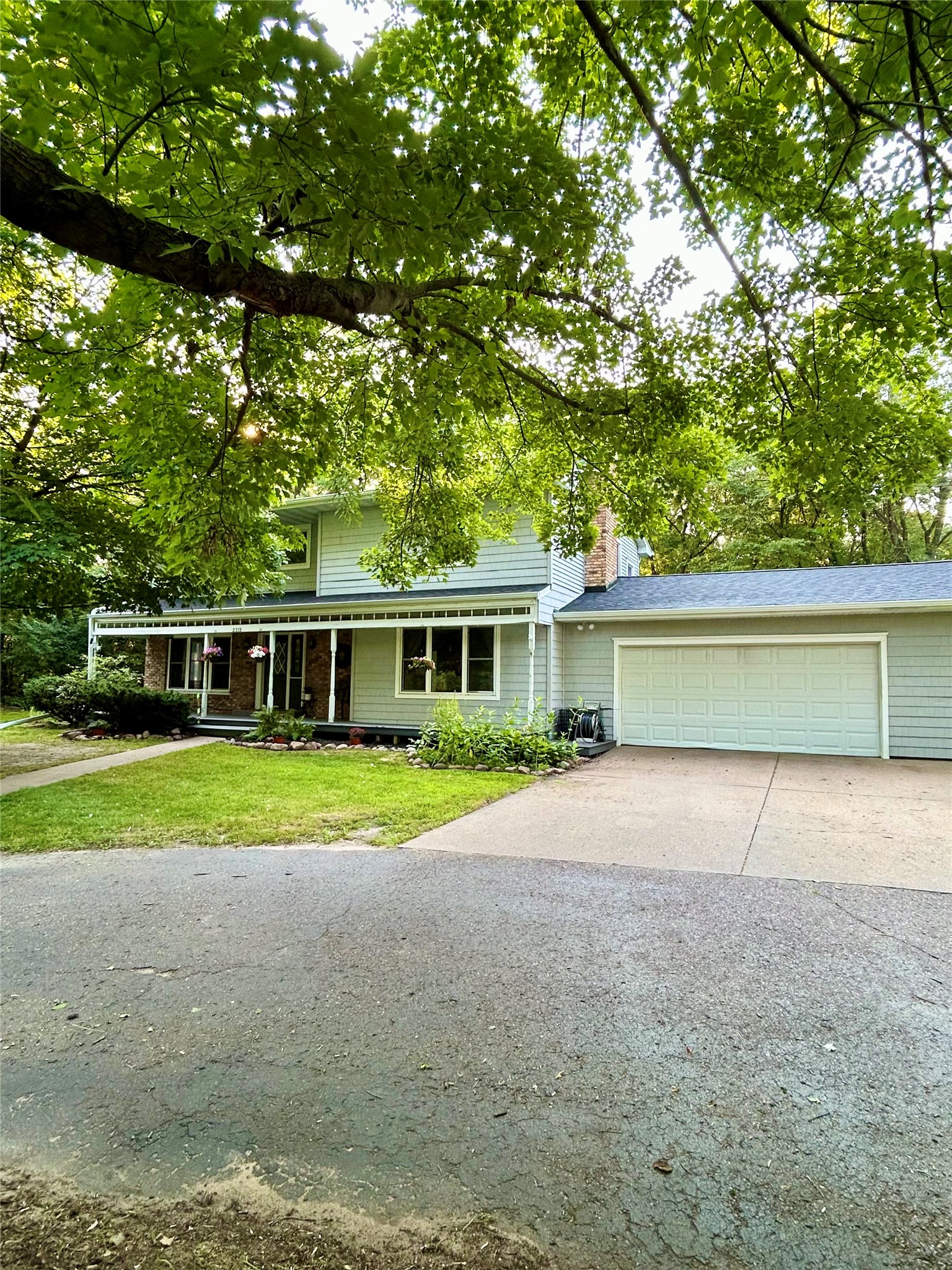 Photo of 2319 Hillside Road