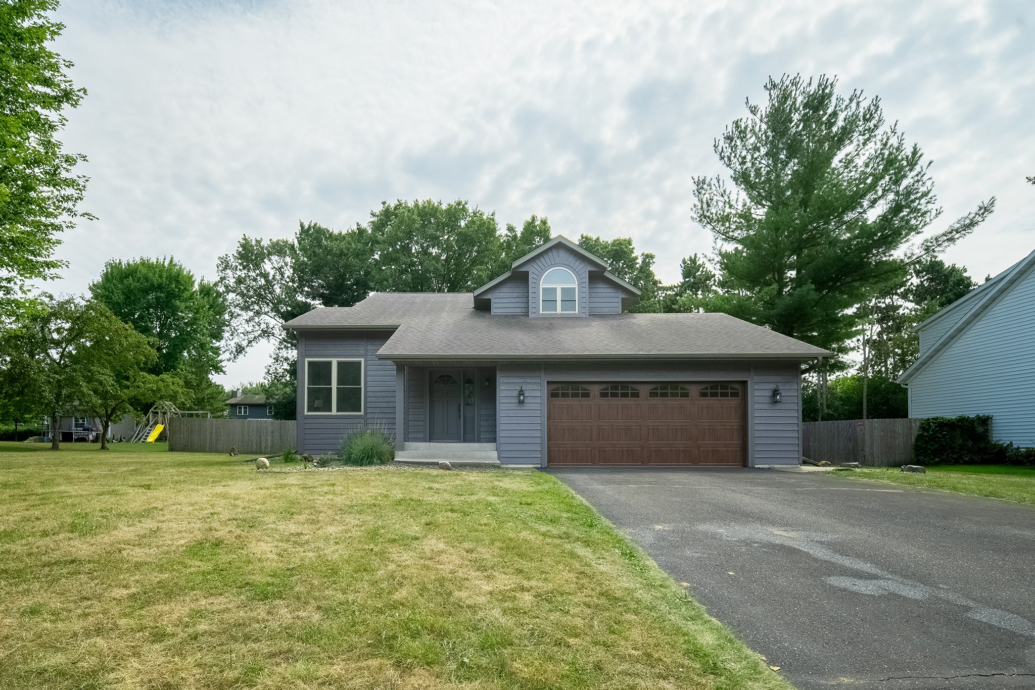 Photo of 727 Rassbach Street