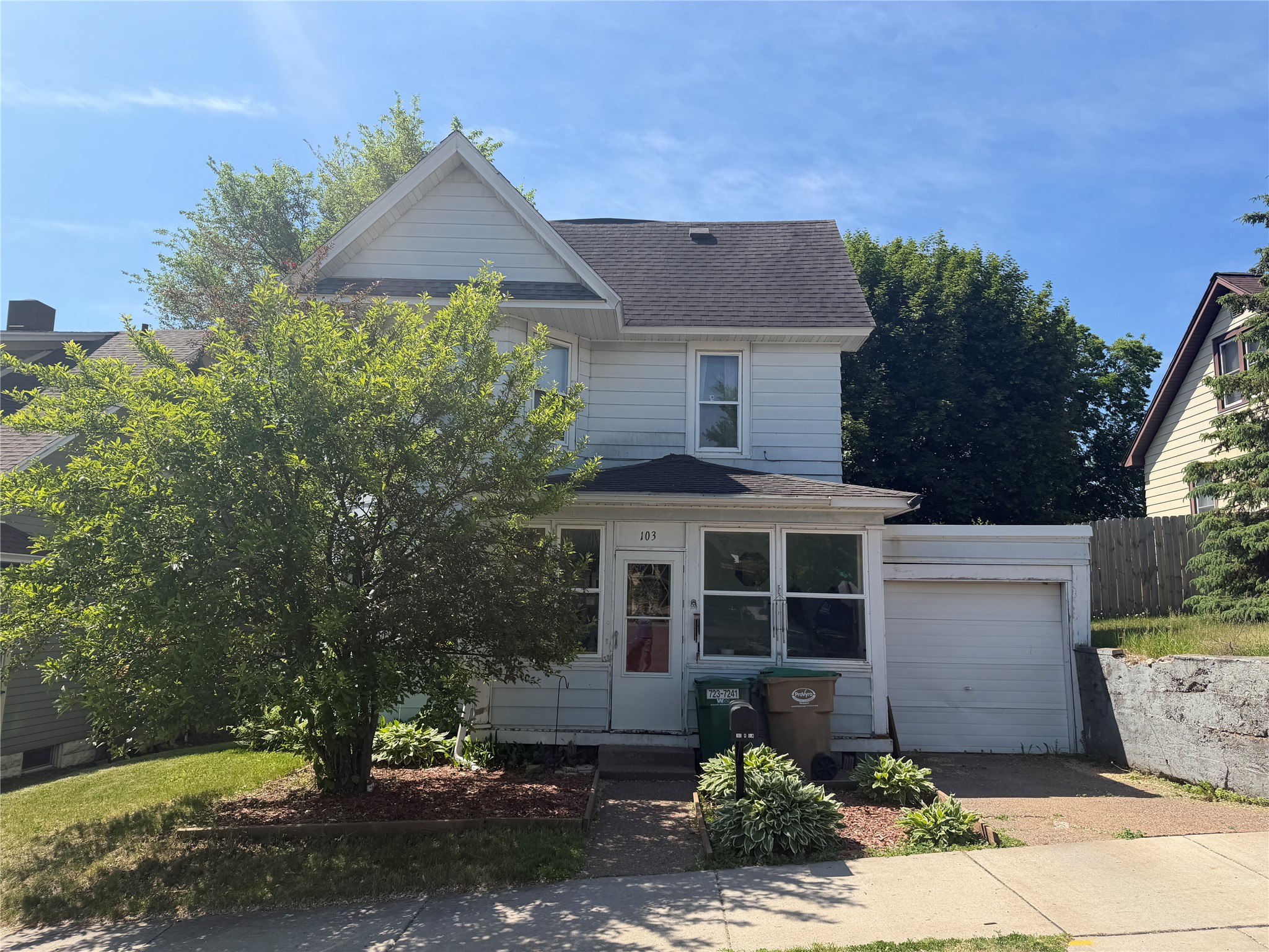 Photo of 103 W Elm Street