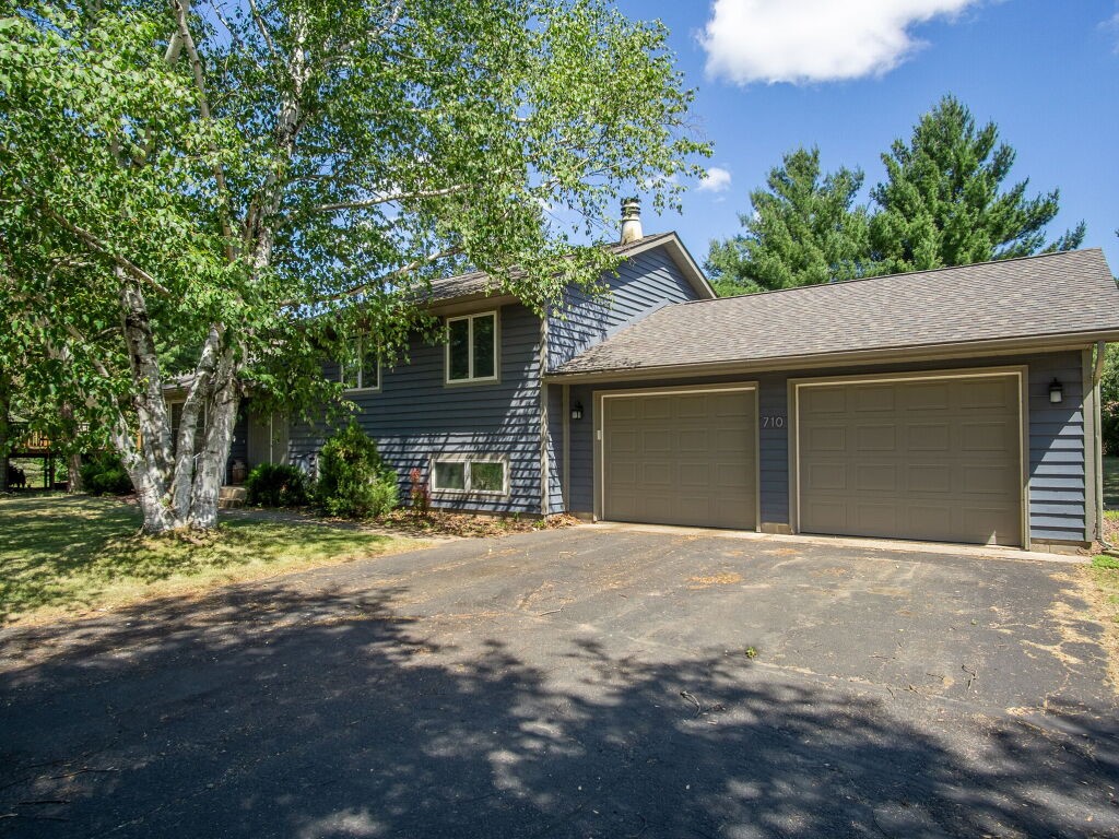 Photo of 710 Rassbach Street