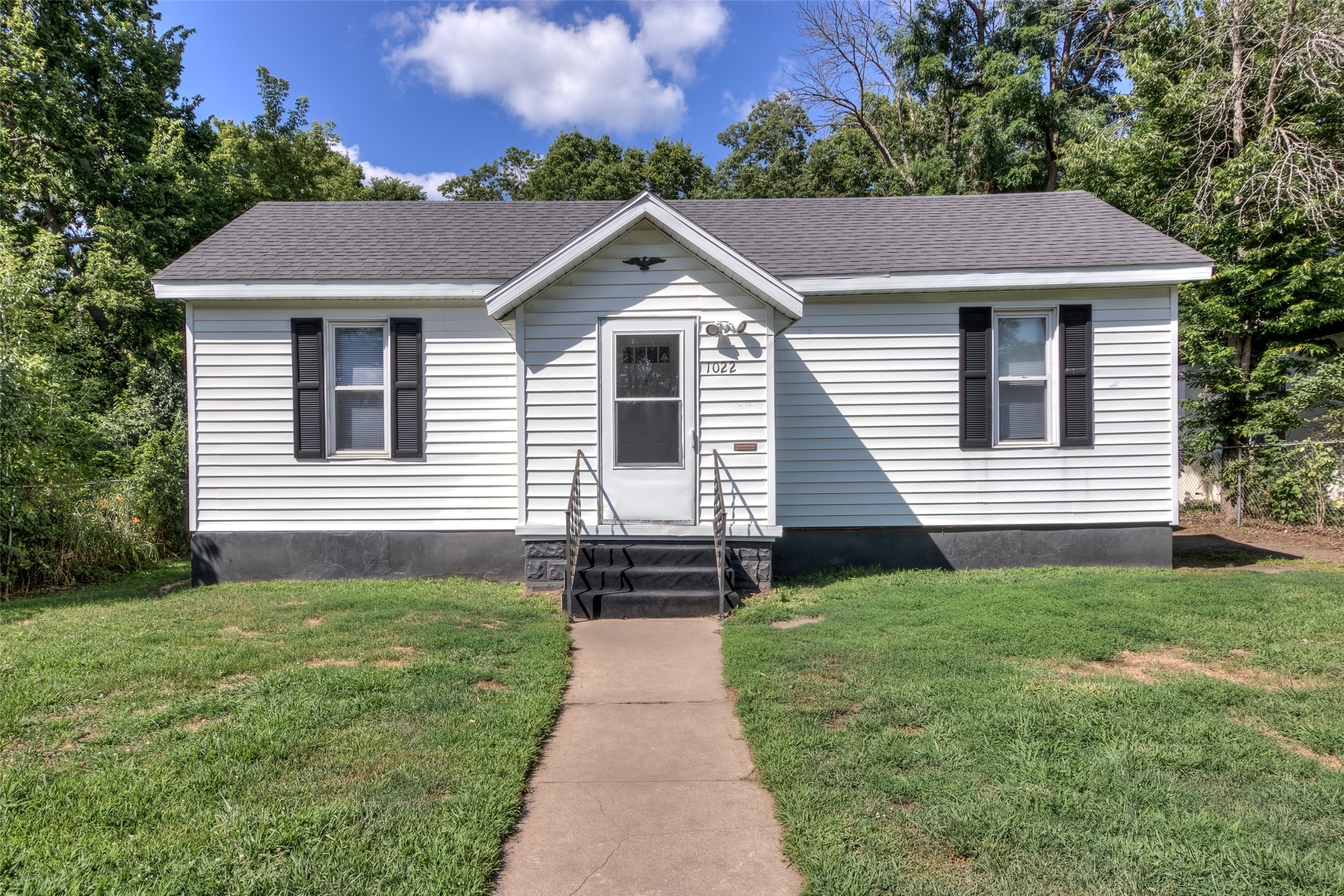 Photo of 1022 E Madison Street, Eau Claire, WI