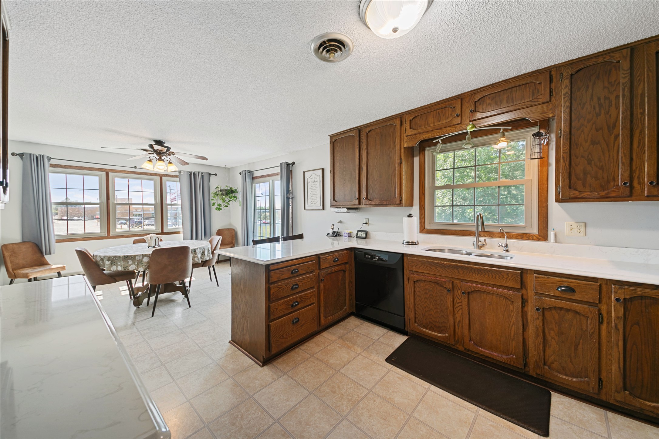 Property Photo #11