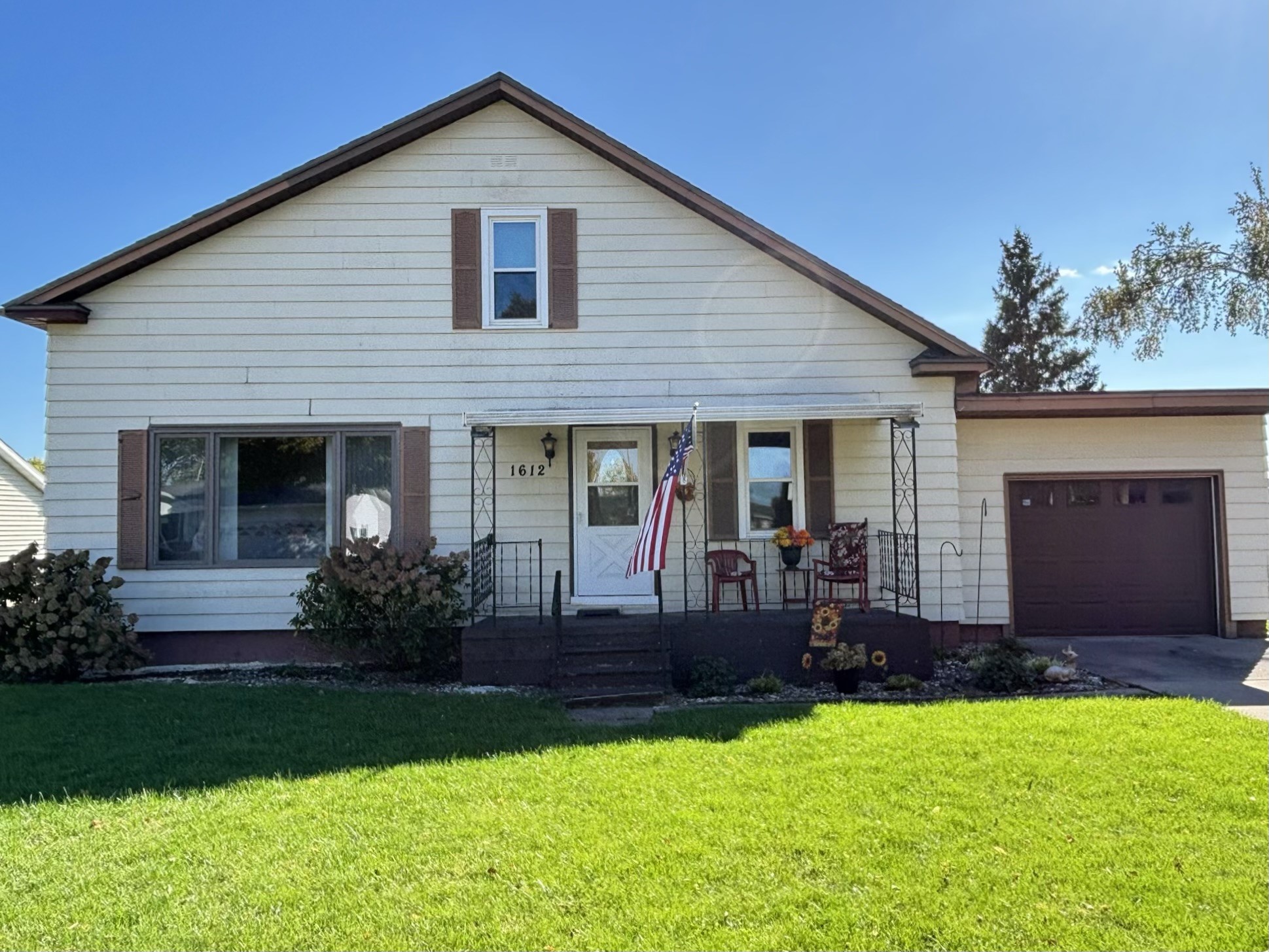 Photo of 1612 6th Avenue, Bloomer, WI