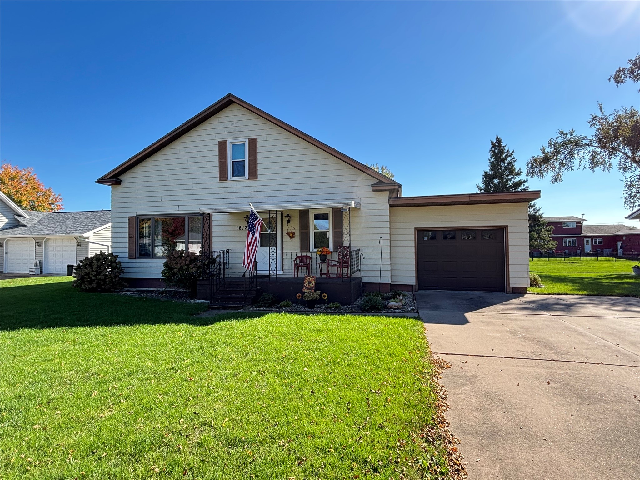 Bloomer - Residential photo 2 of 32