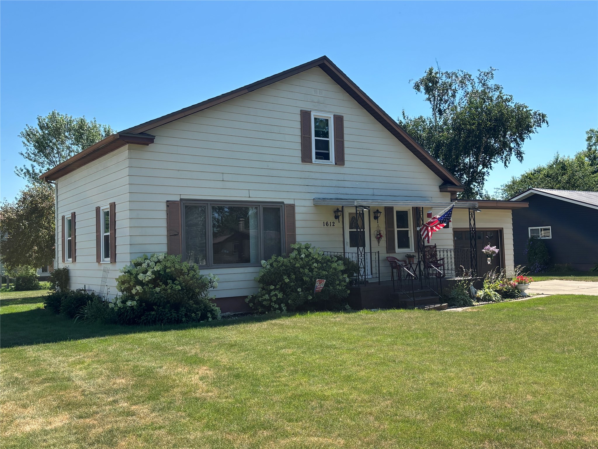 Bloomer - Residential photo 3 of 32