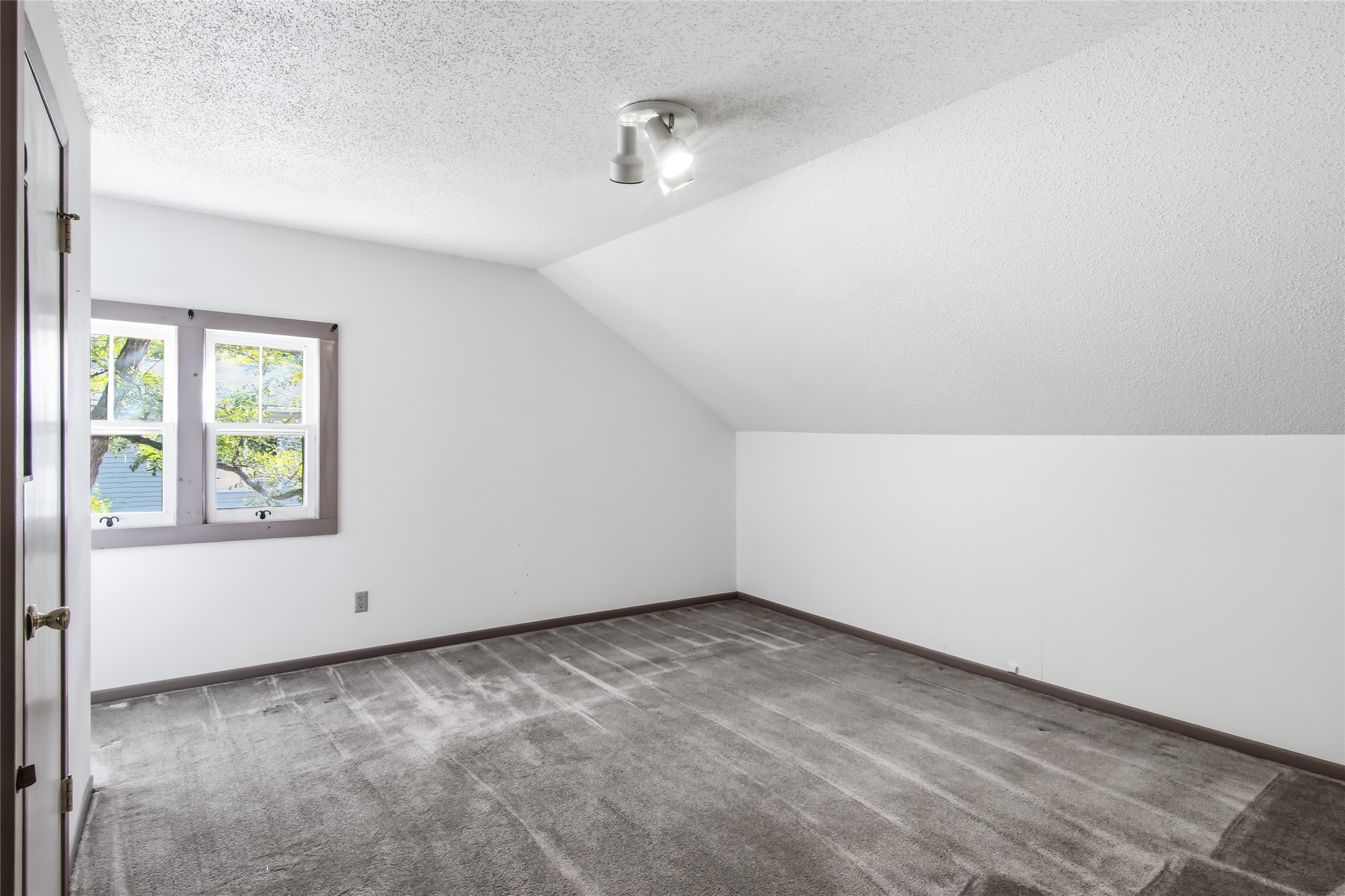 Property Photo #12