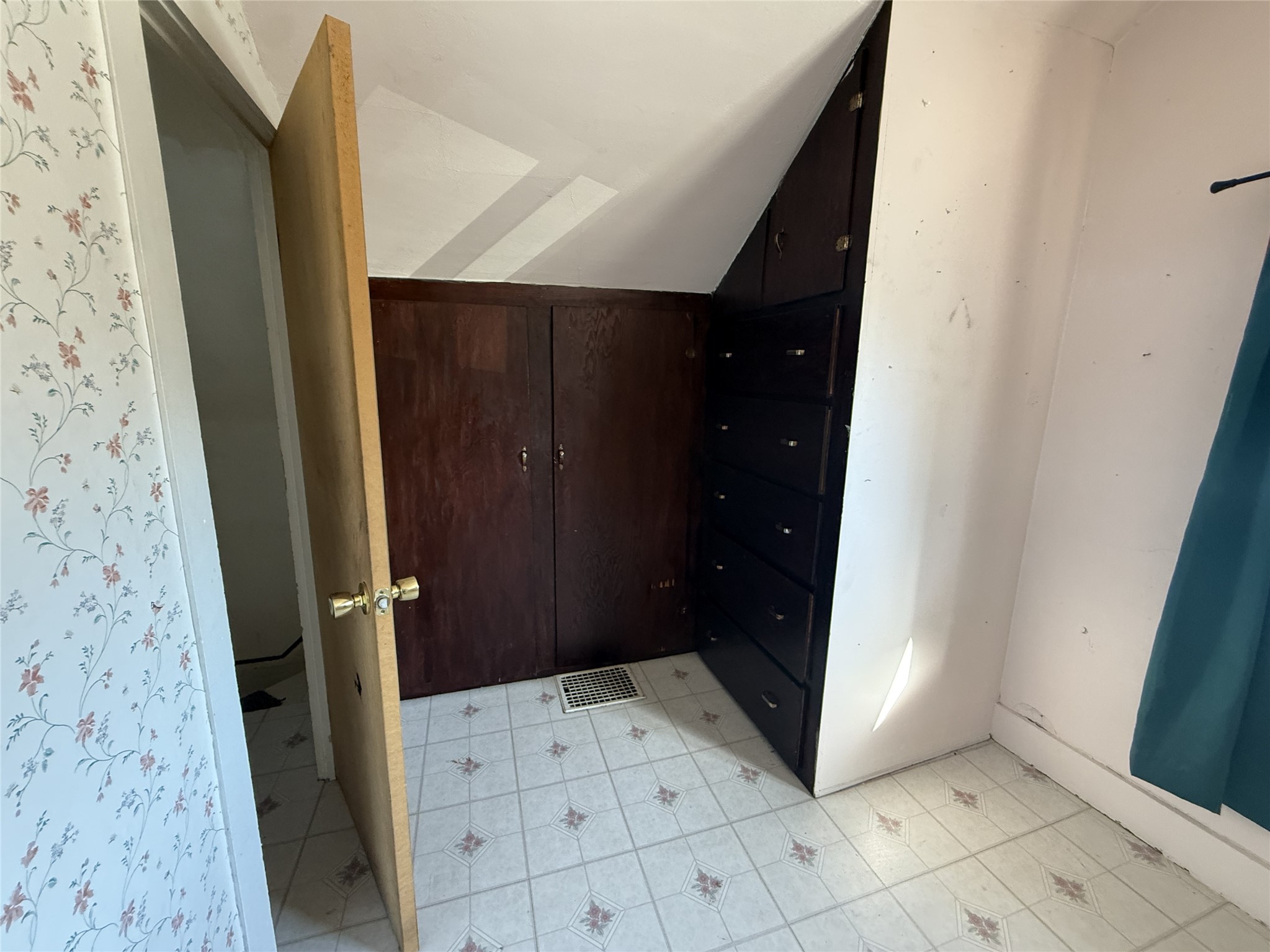 Property Photo #13