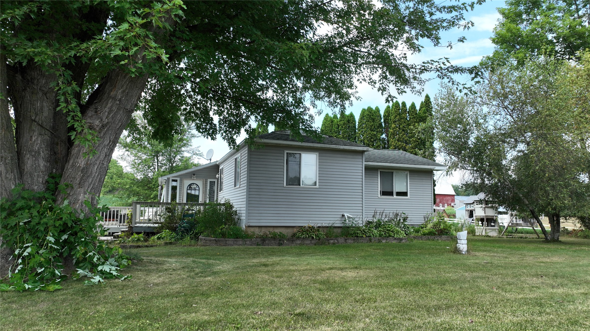 Photo of N13607 County Road Q, Downing, WI