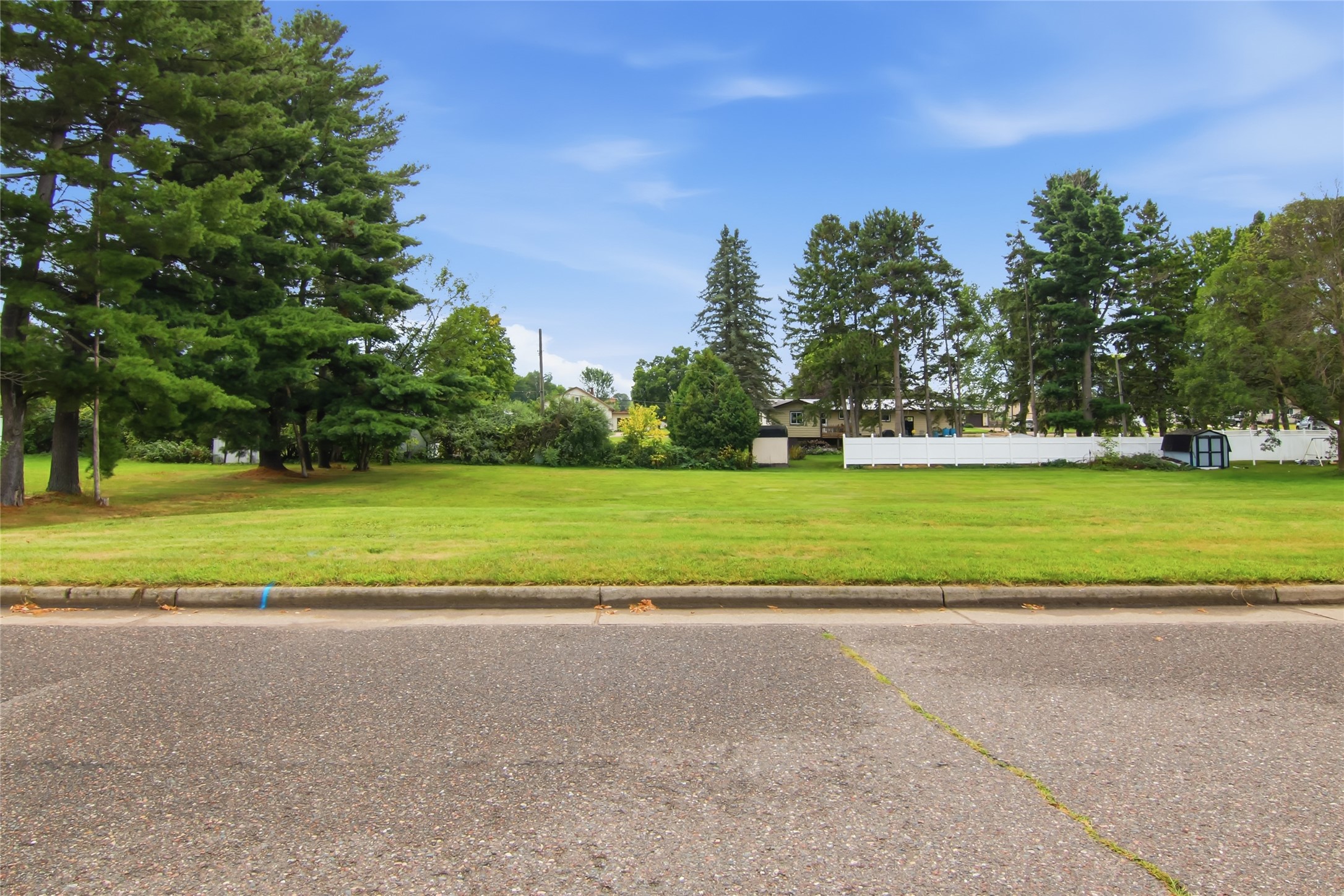 Bloomer - Land Real Estate