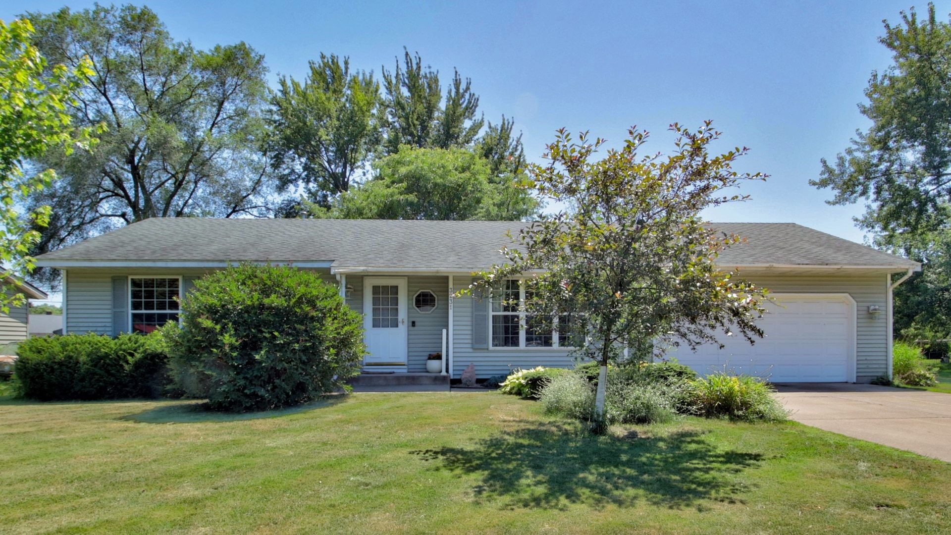 Photo of 3231 Lotus Street