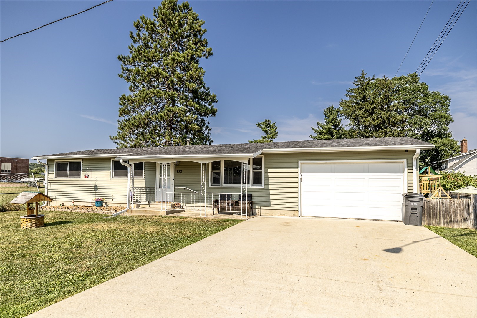 Hixton - Residential Real Estate