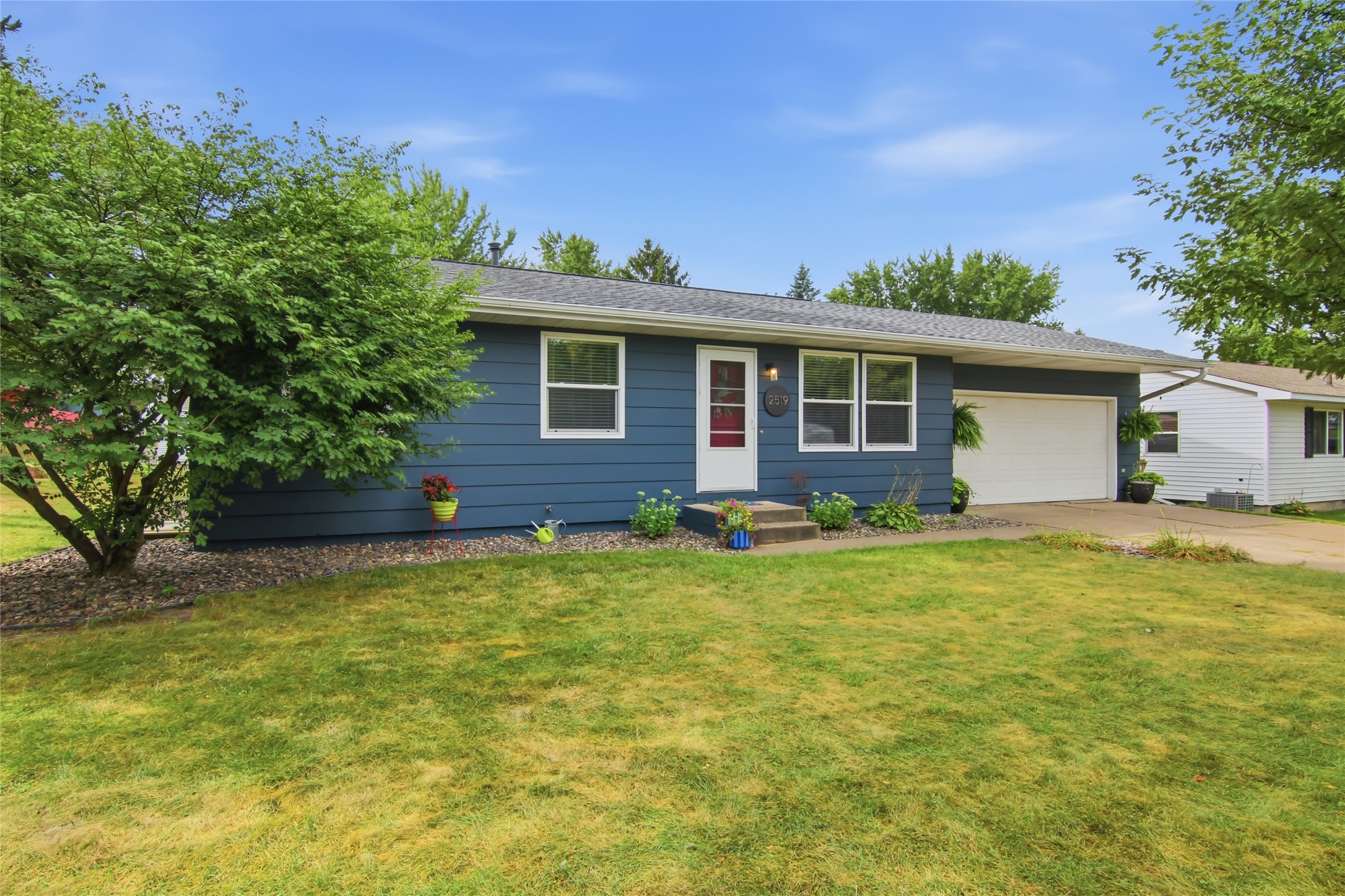 Photo of 2519 Bartlett Avenue