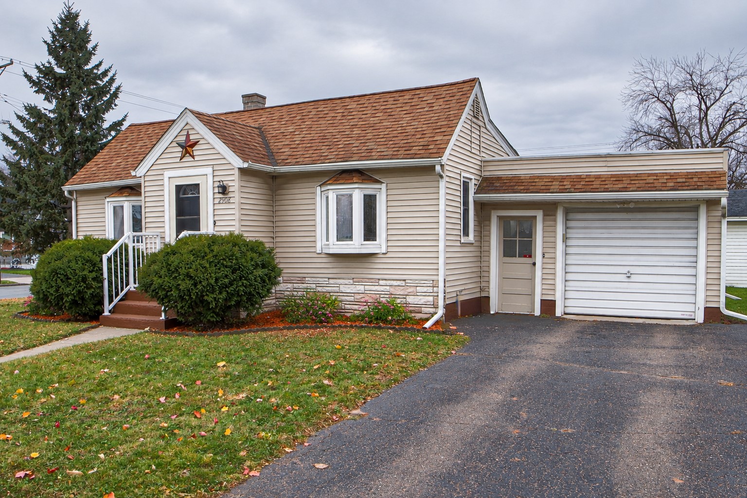 Eau Claire - Residential photo 2 of 19
