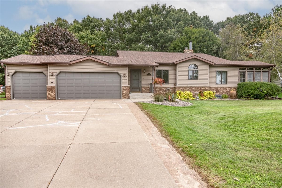 Photo of 2925 S Plum Tree Circle, Menomonie, WI
