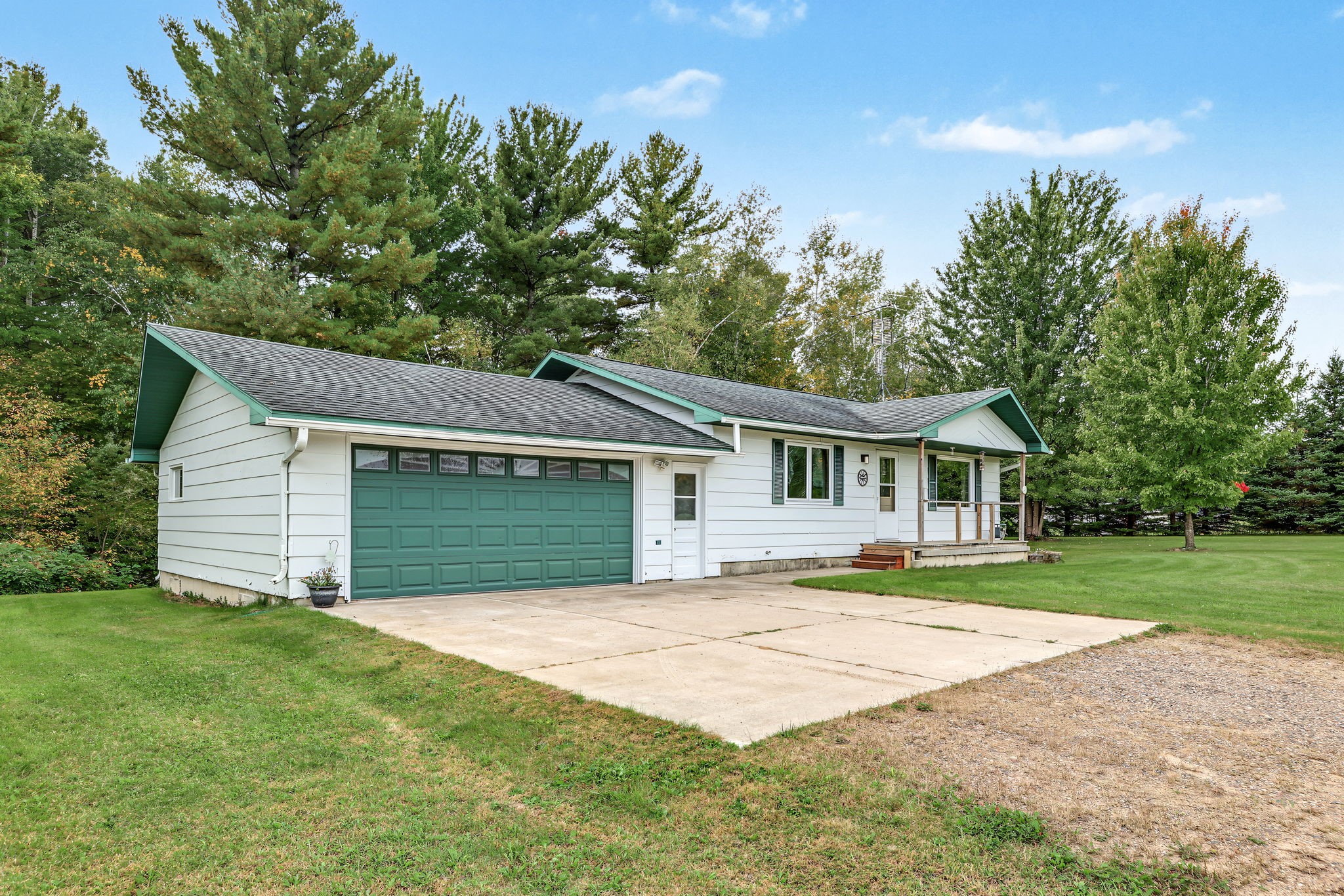 Cadott - Residential photo 2 of 40