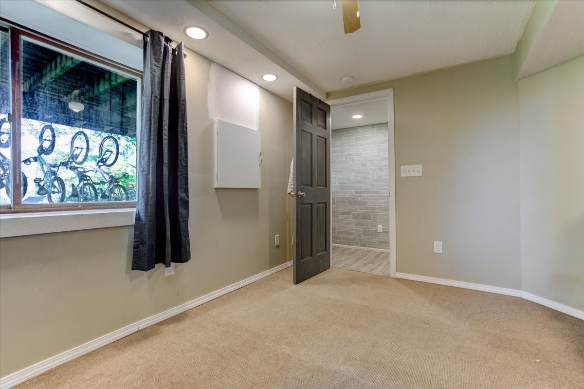 Property Photo #28