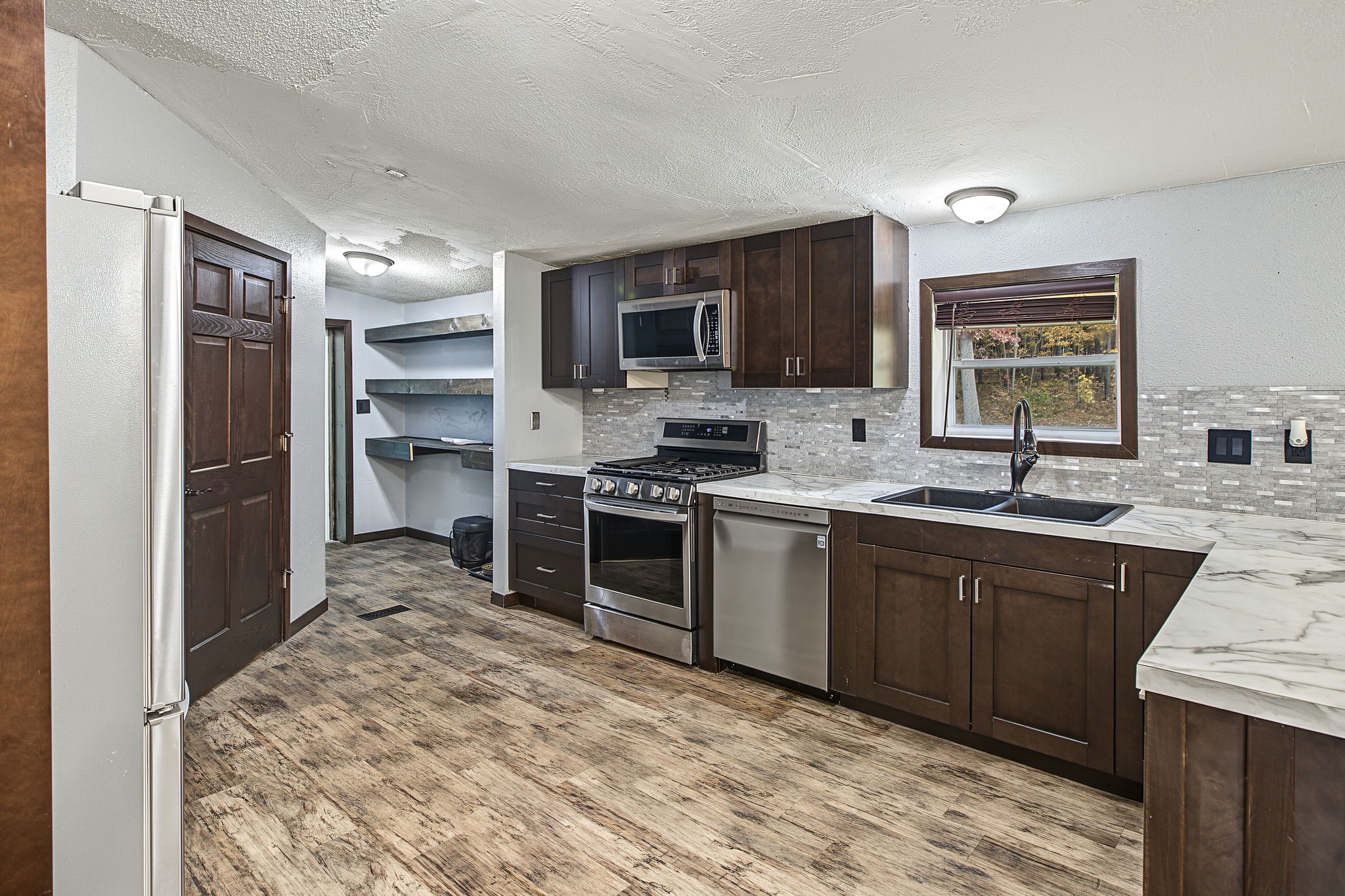 Property Photo #12