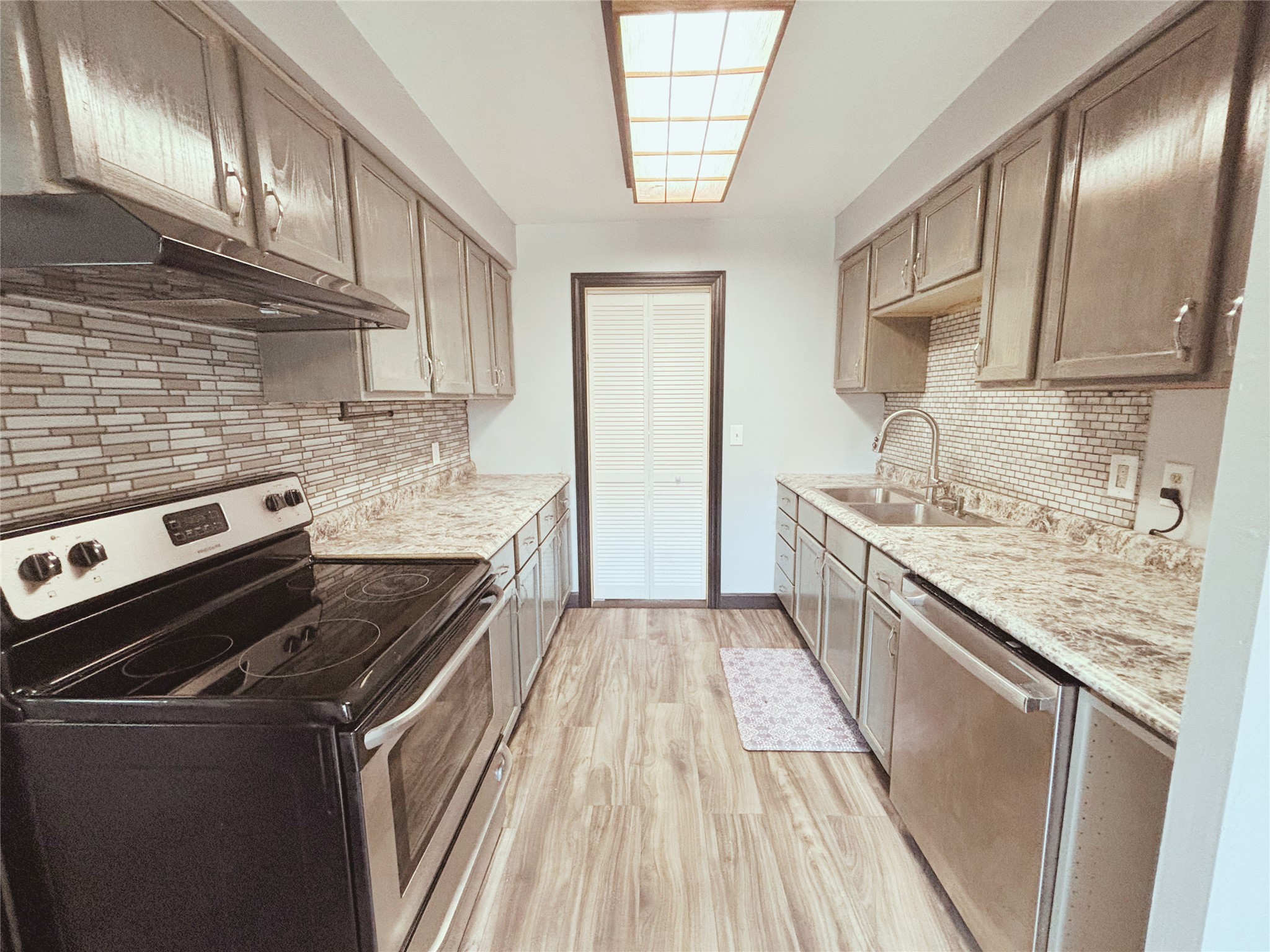 Property Photo #11