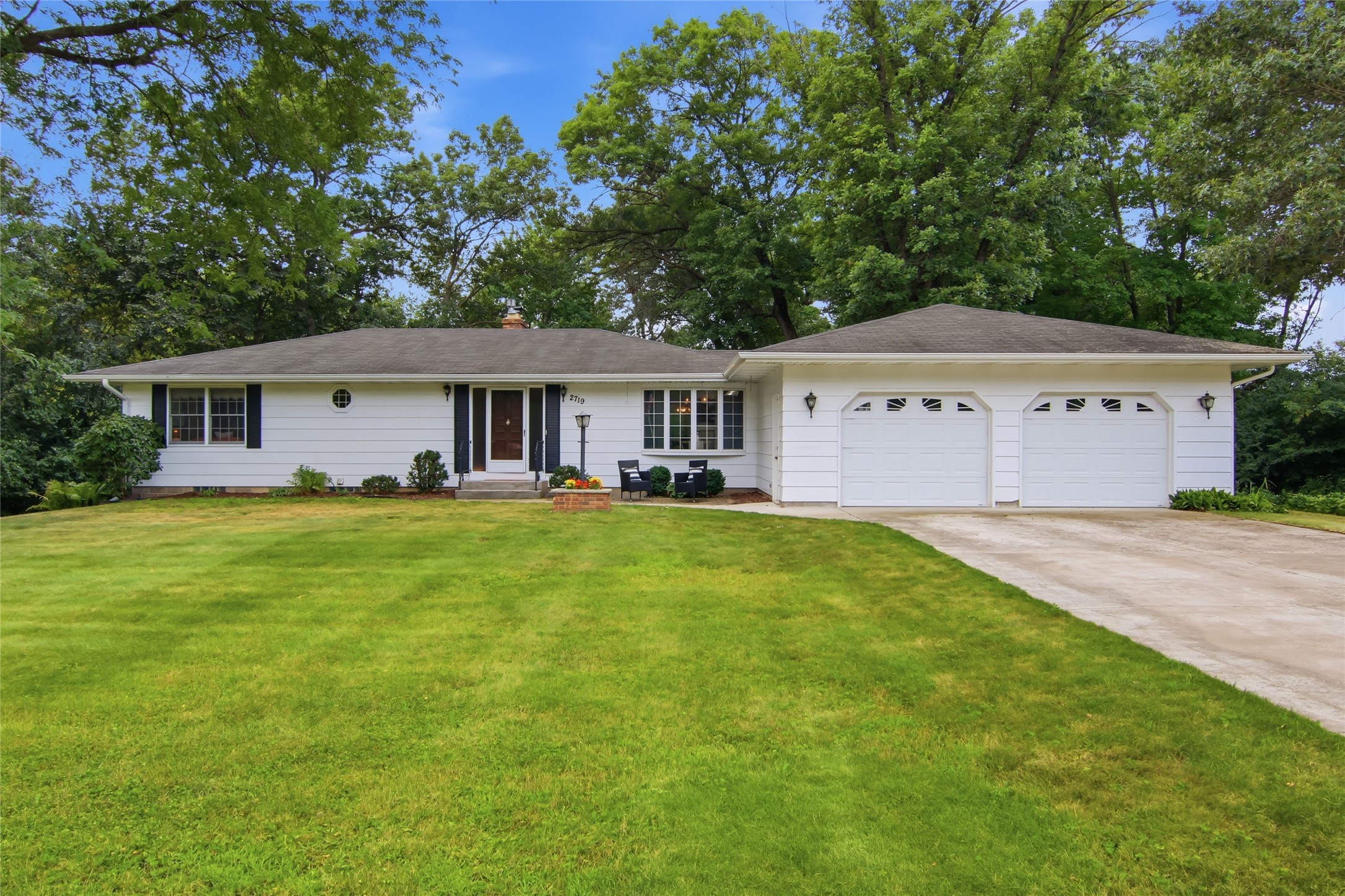 Photo of 2719 E Deblene Lane