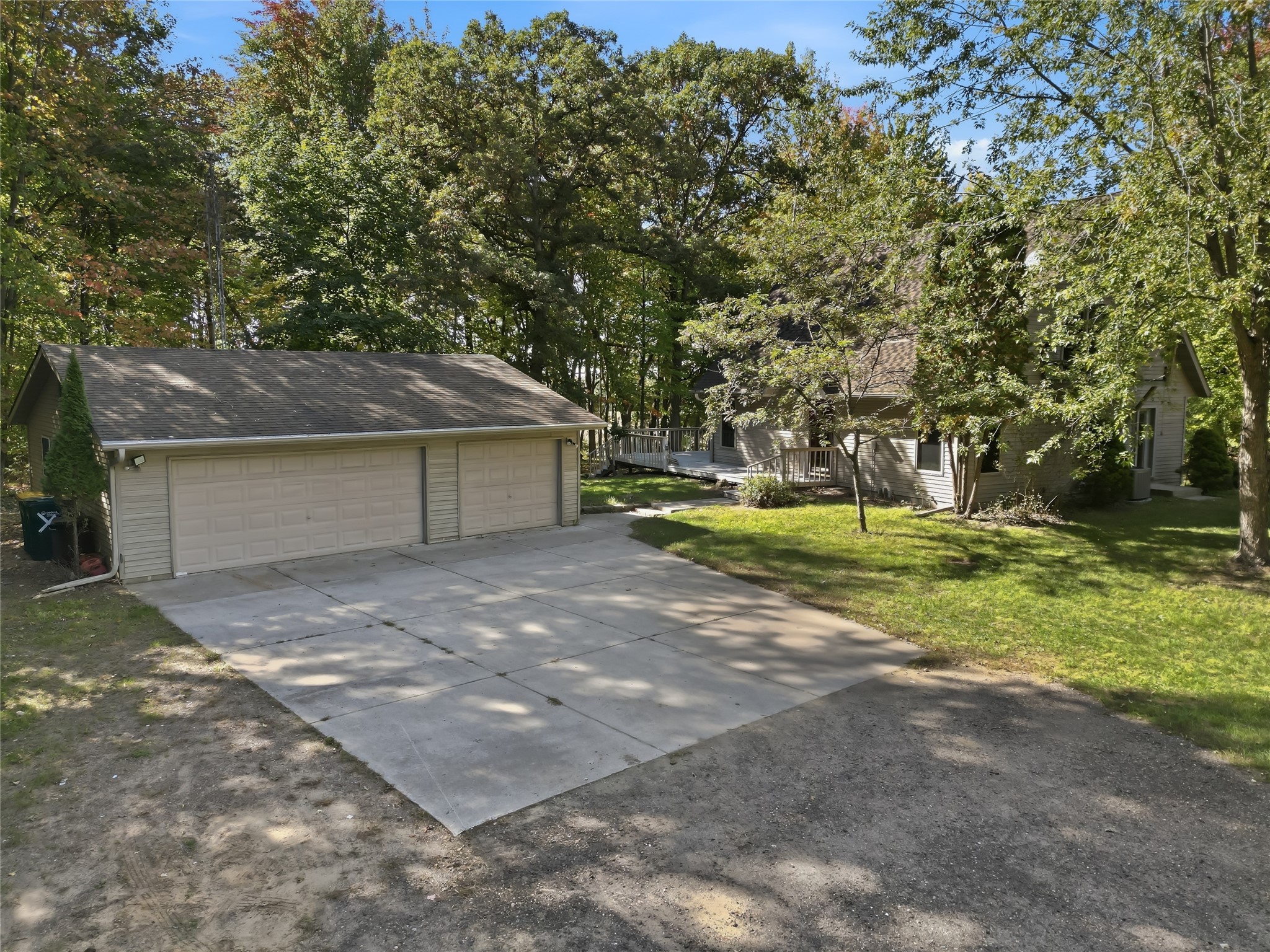 Elk Mound - Residential photo 2 of 60