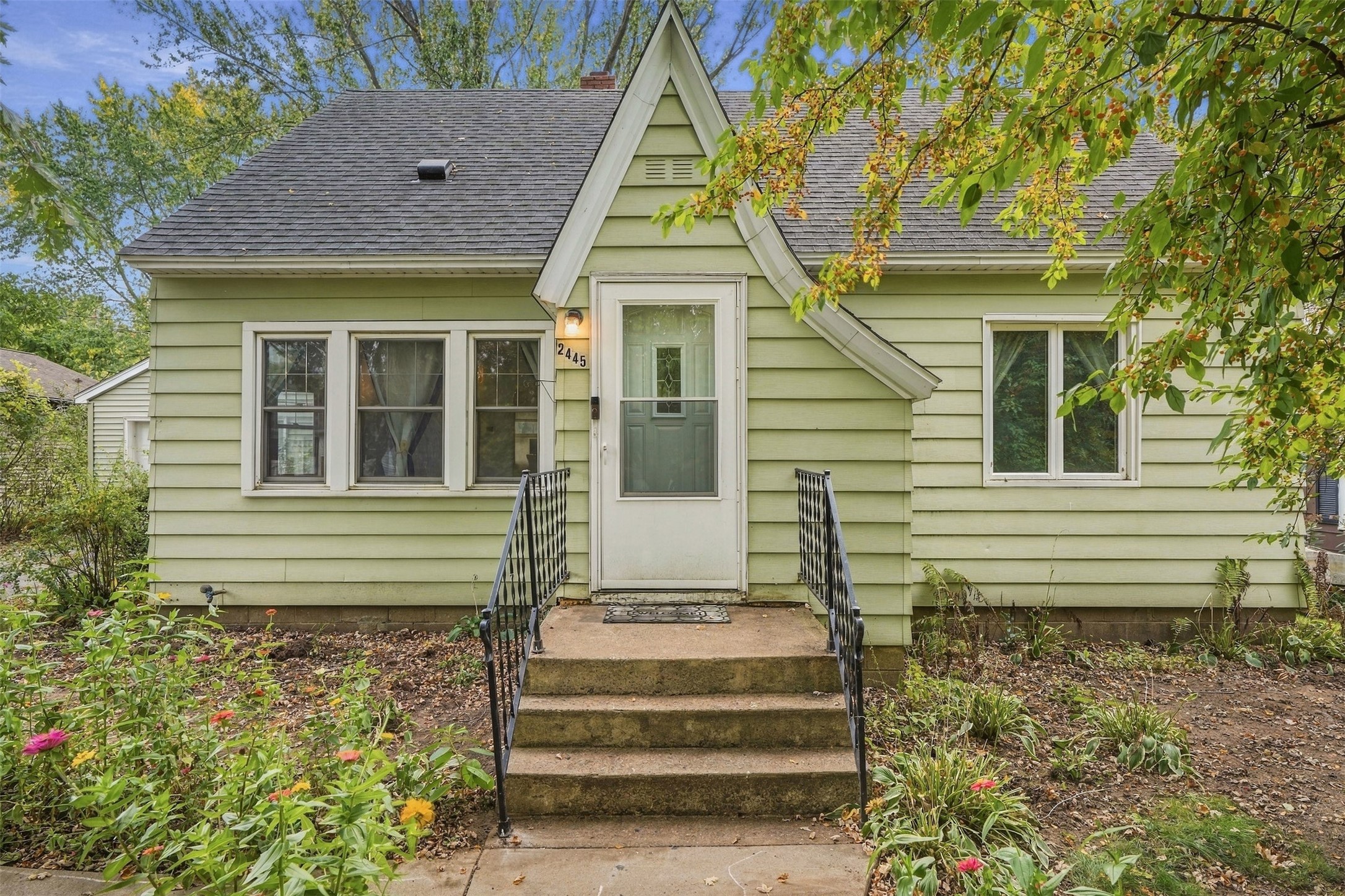 Photo of 2445 Harrision Street