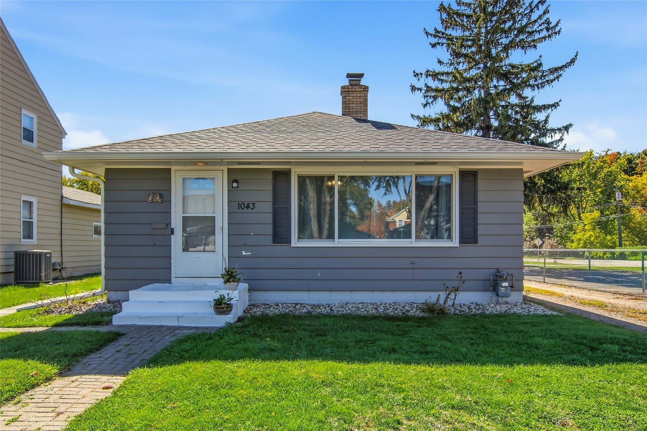 Photo of 1043 Vine Street, Eau Claire, WI