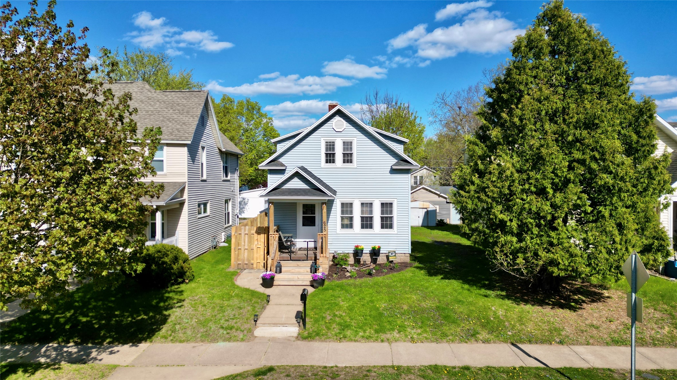 Photo of 625 N Dewey Street
