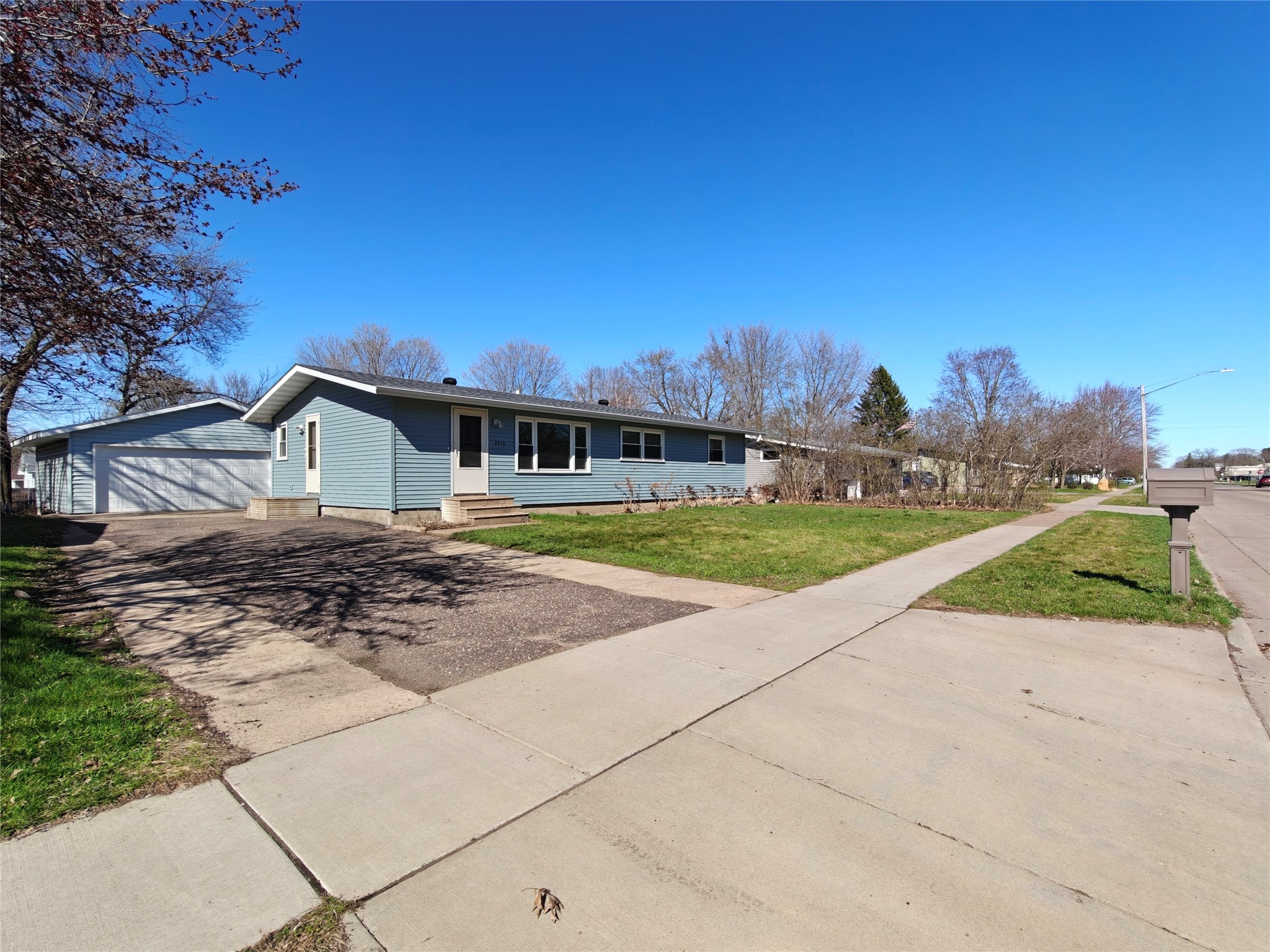Photo of 2212 Bartlett Avenue