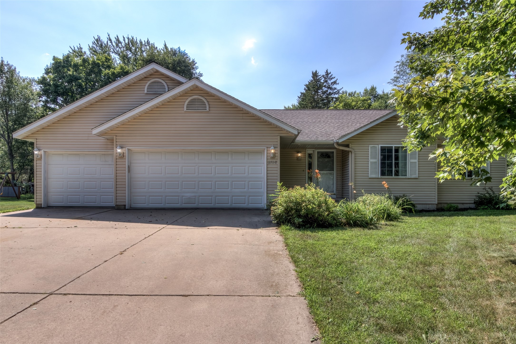 Photo of 2728 Pineview Road