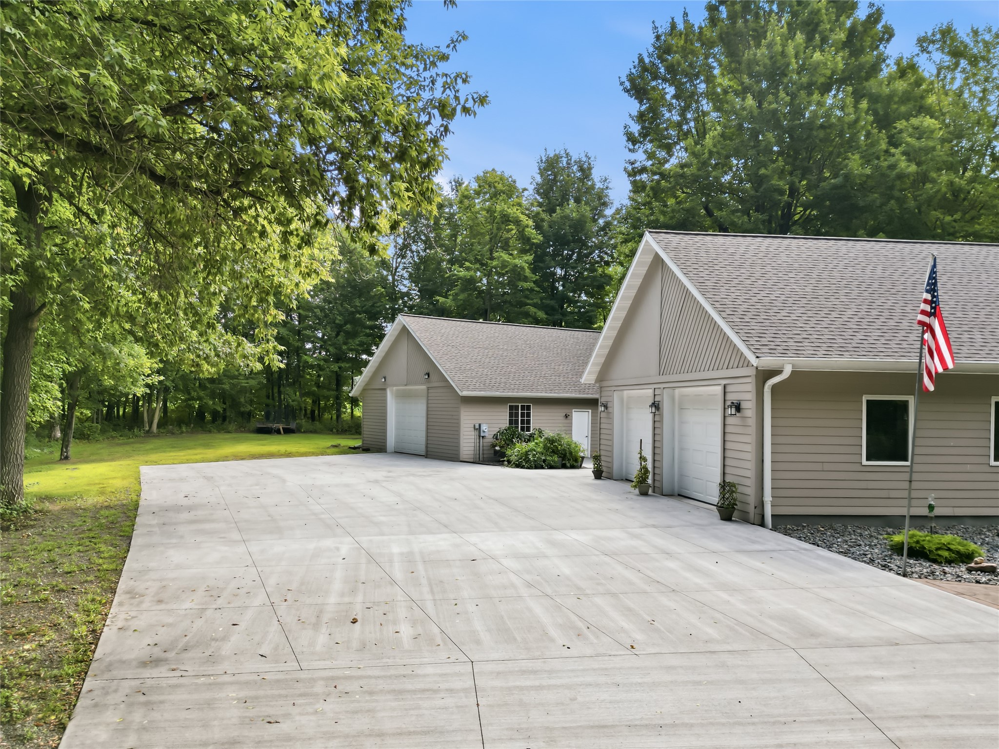 Bloomer - Residential photo 3 of 60