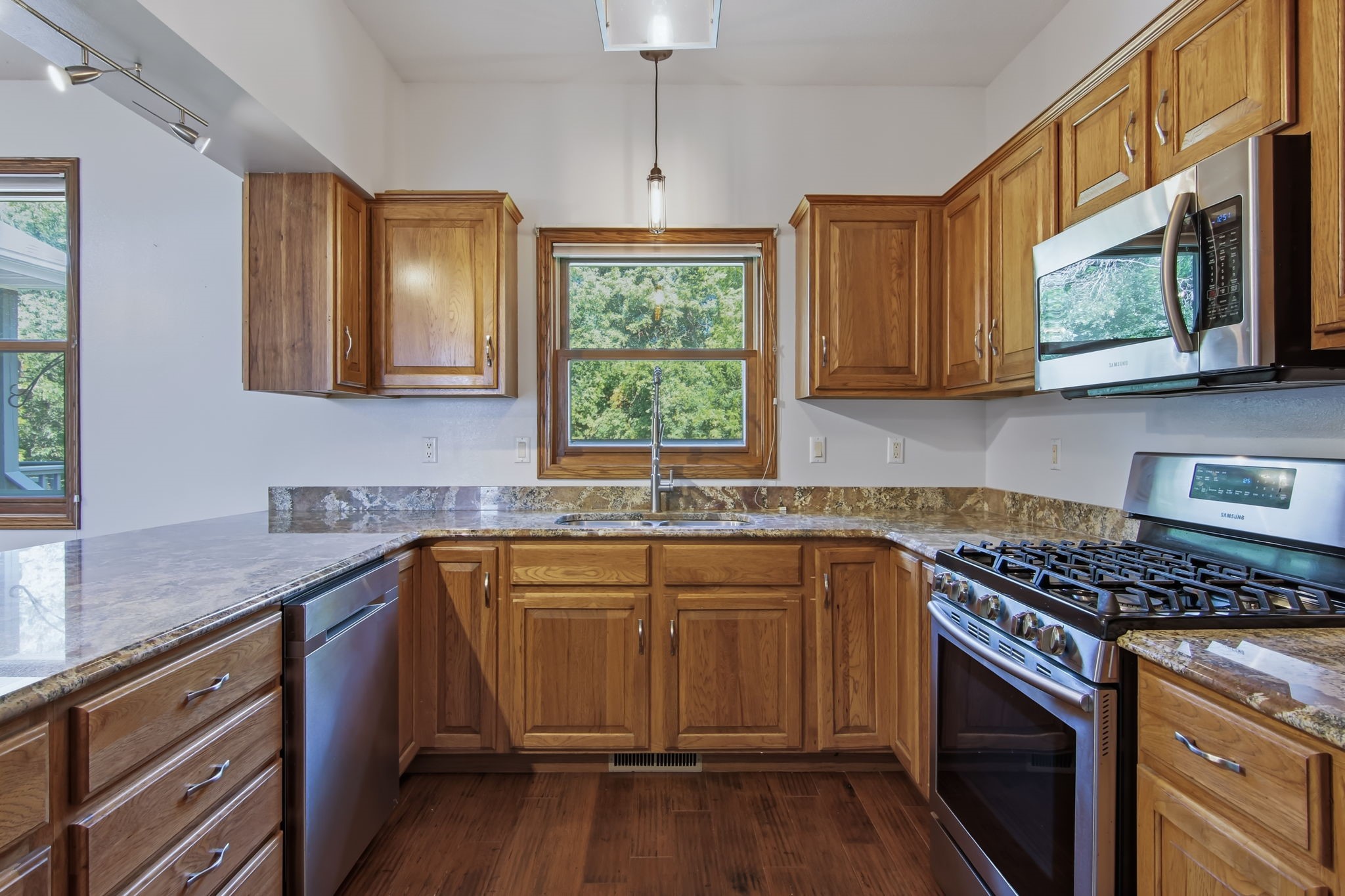 Osseo - Residential photo 3 of 38