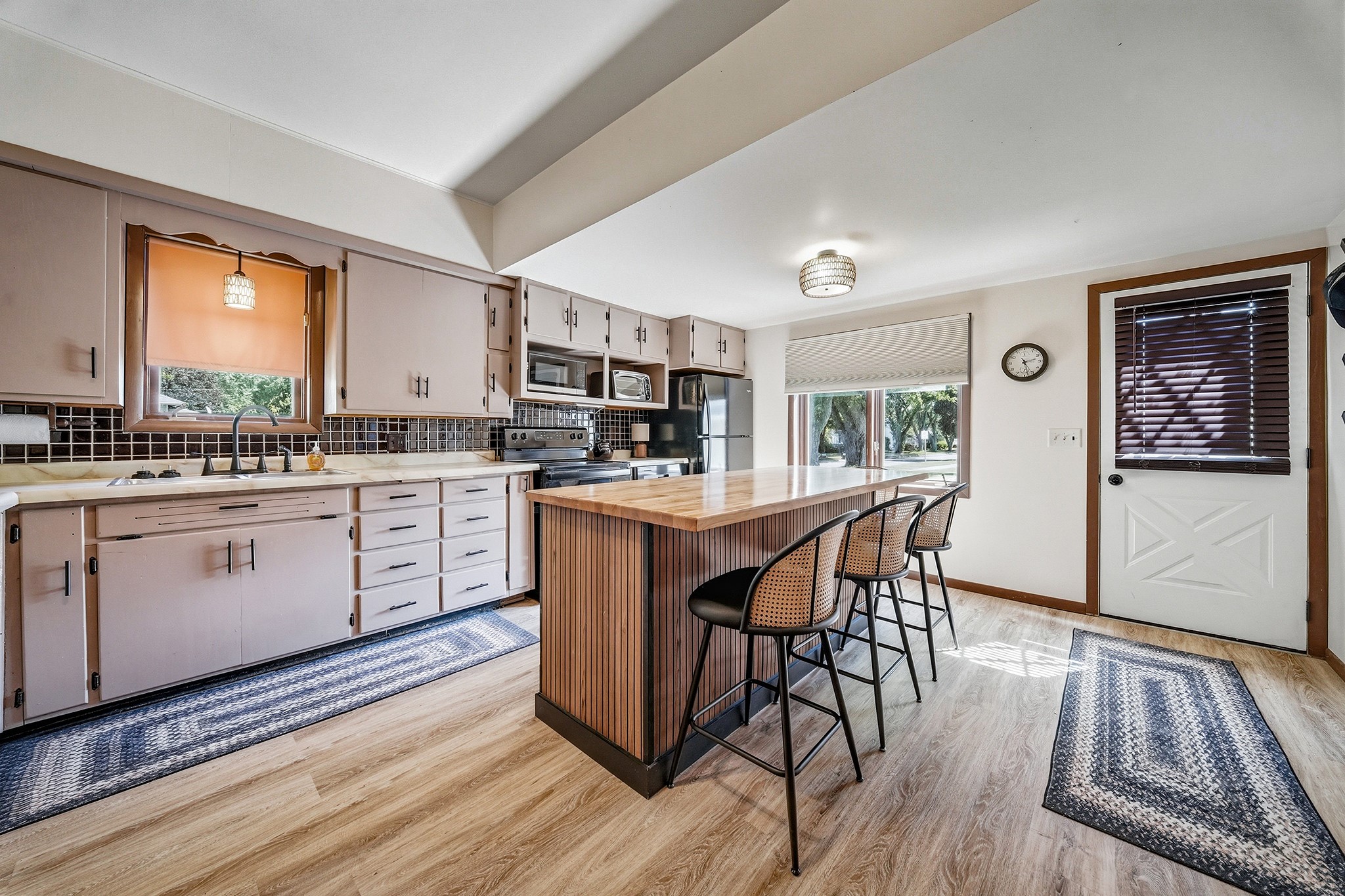 Thumbnail 10