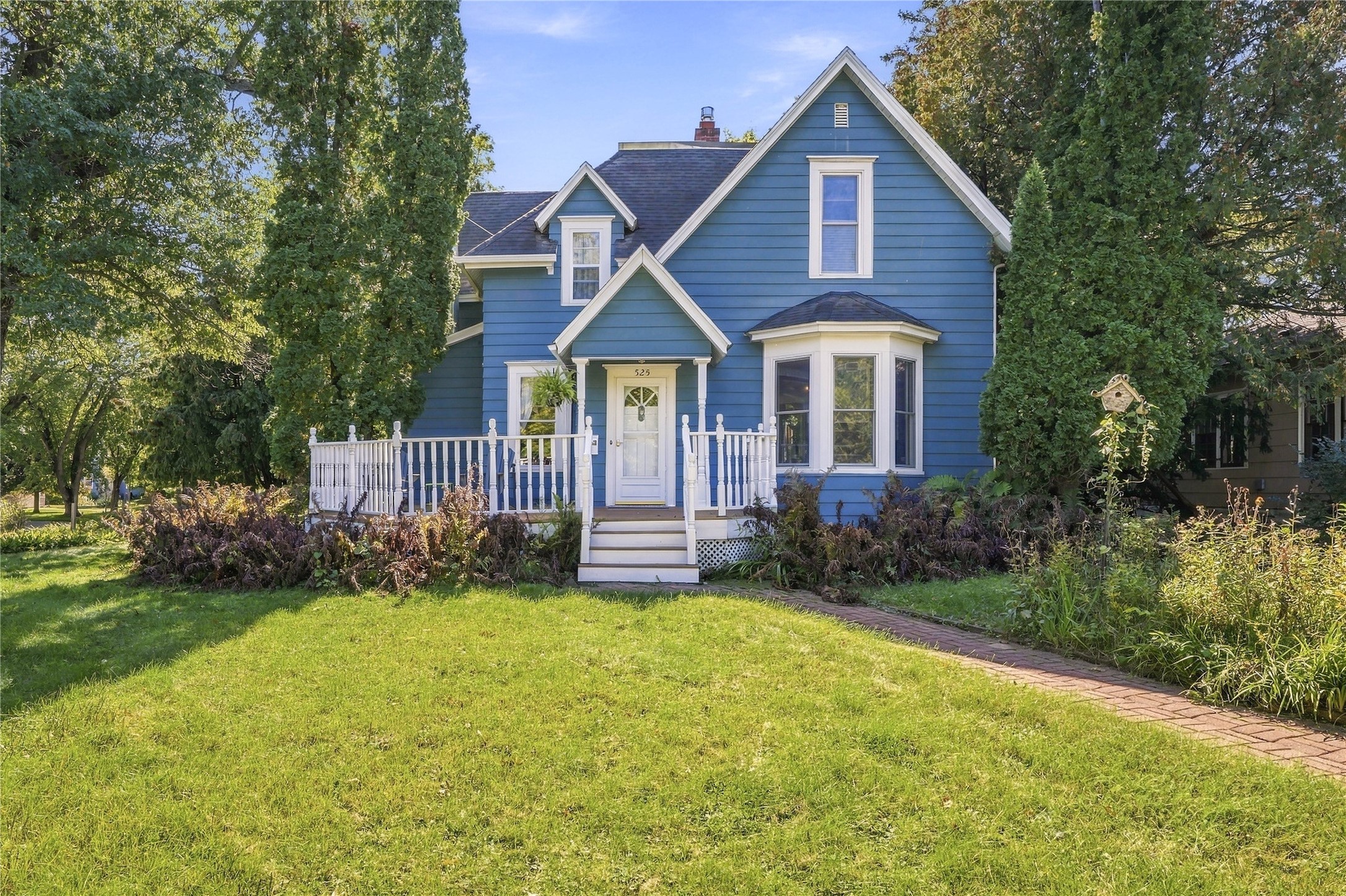 Photo of 525 Summit Avenue