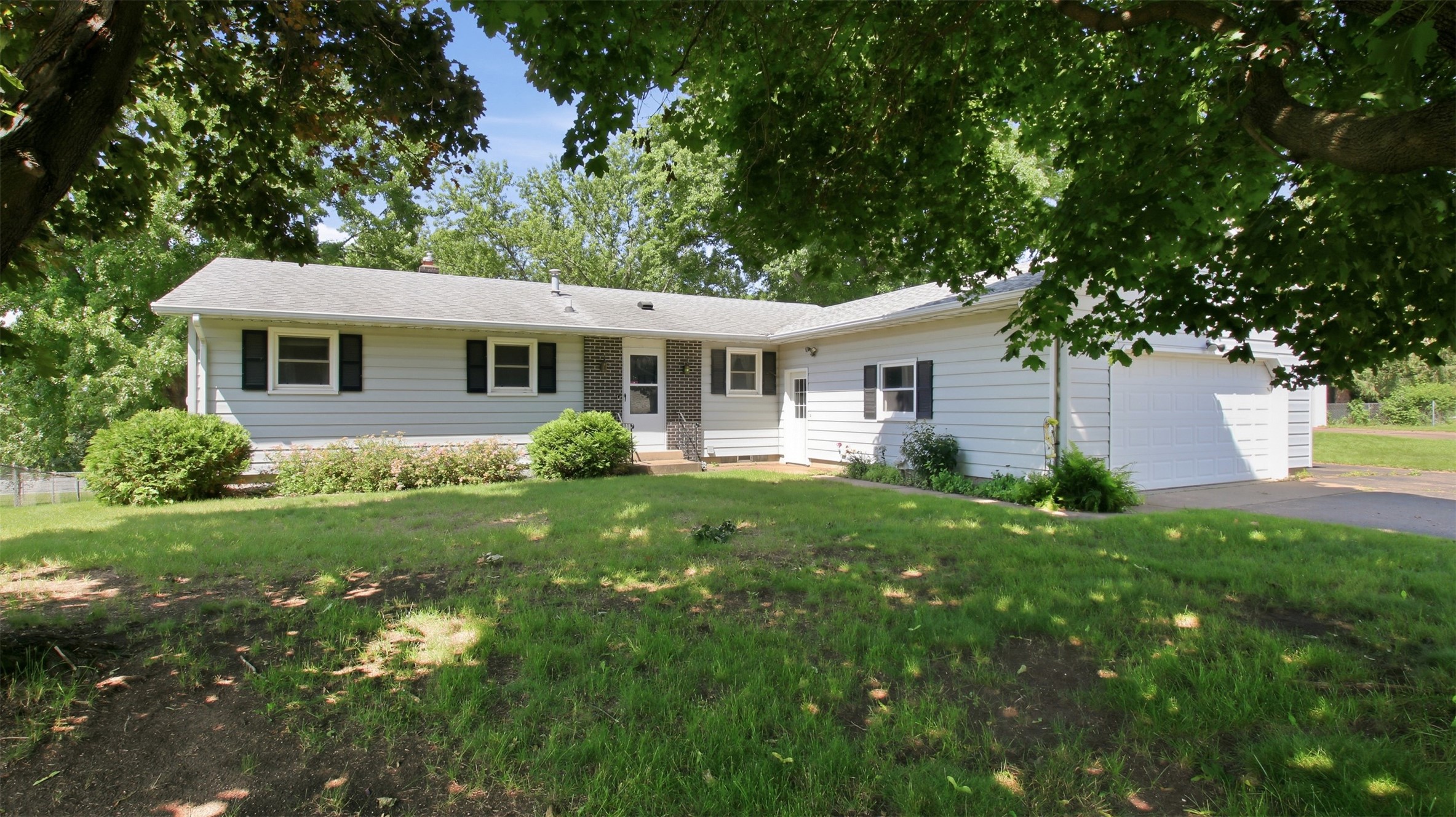 Photo of 1544 Howard Avenue