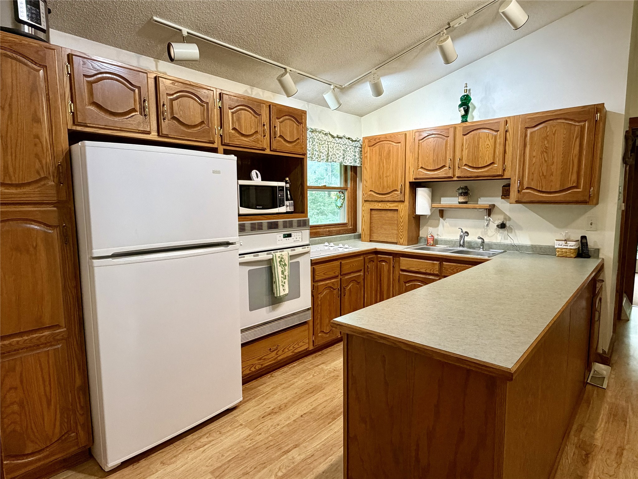 Property Photo #11