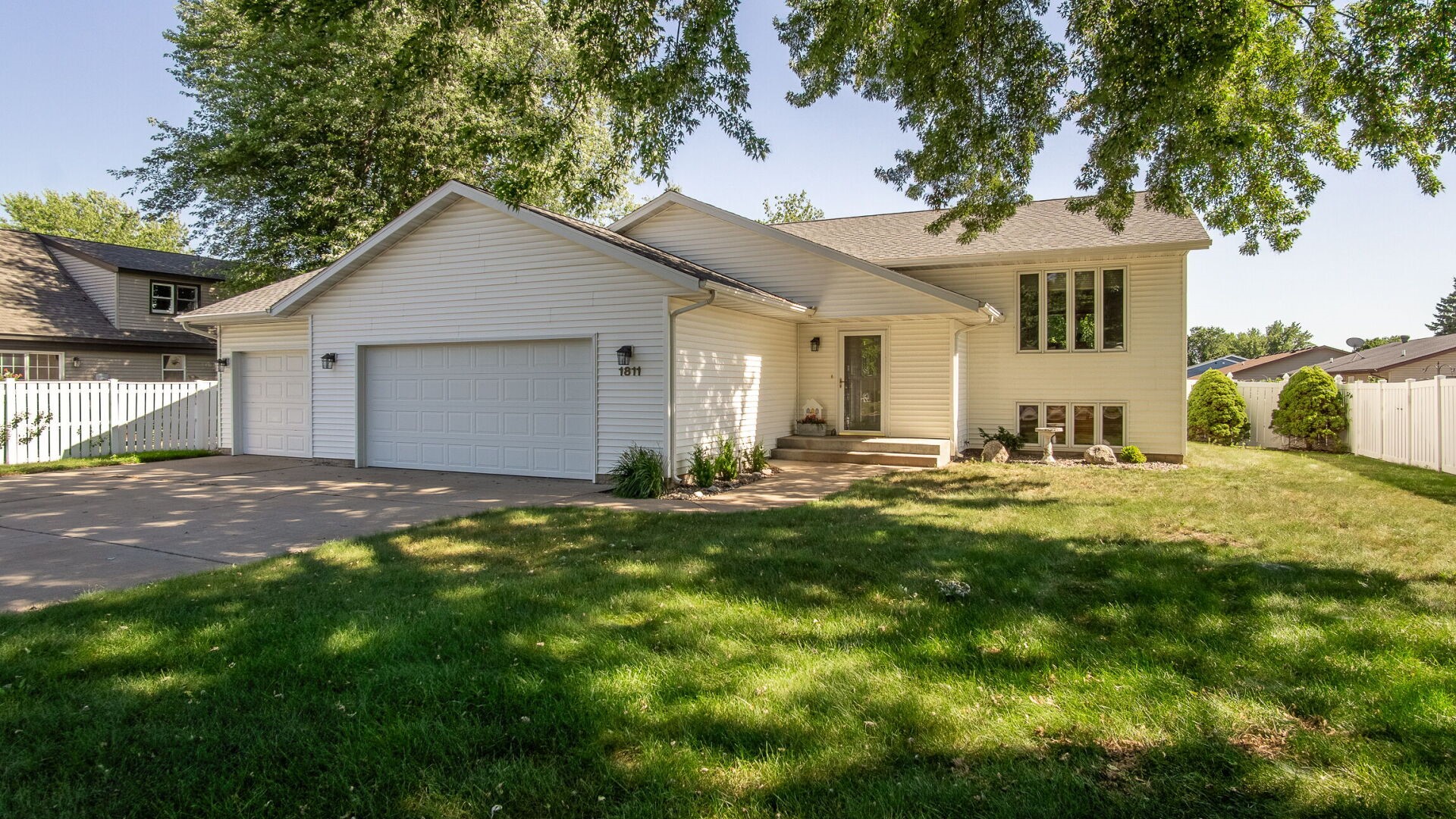 Photo of 1811 Mitscher Avenue