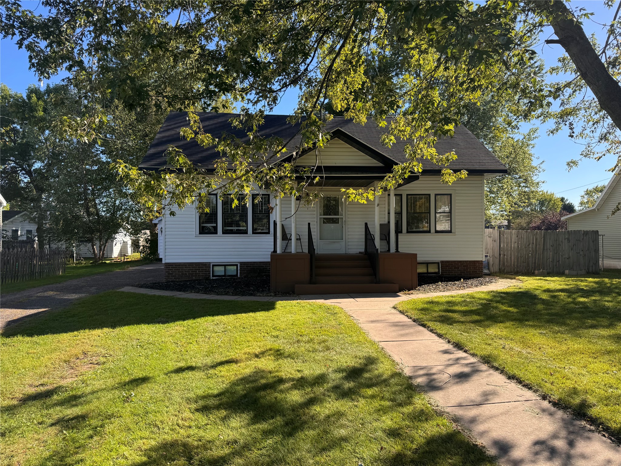 Cameron - Residential photo 3 of 27