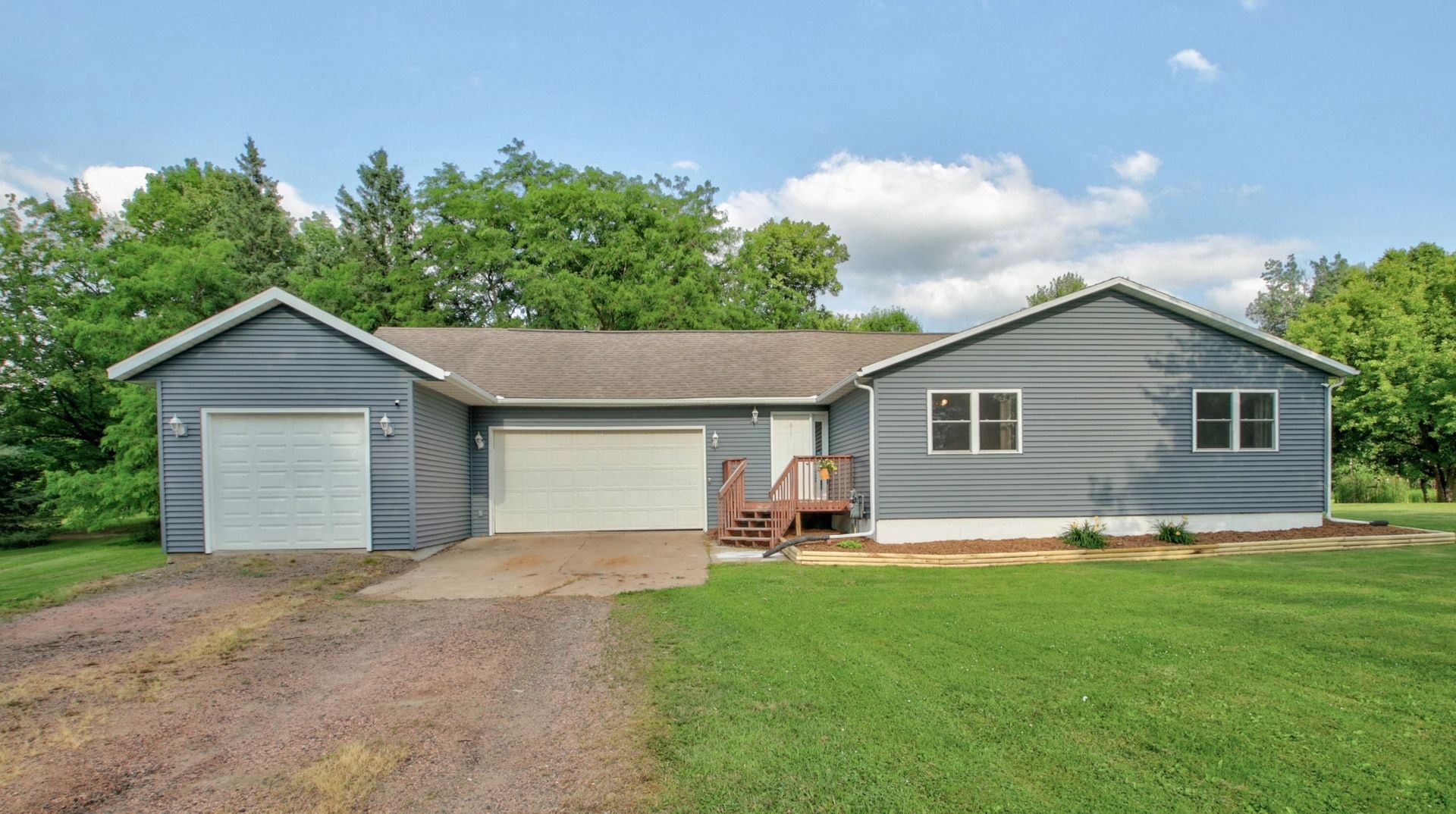 Photo of 815 Woodside Drive