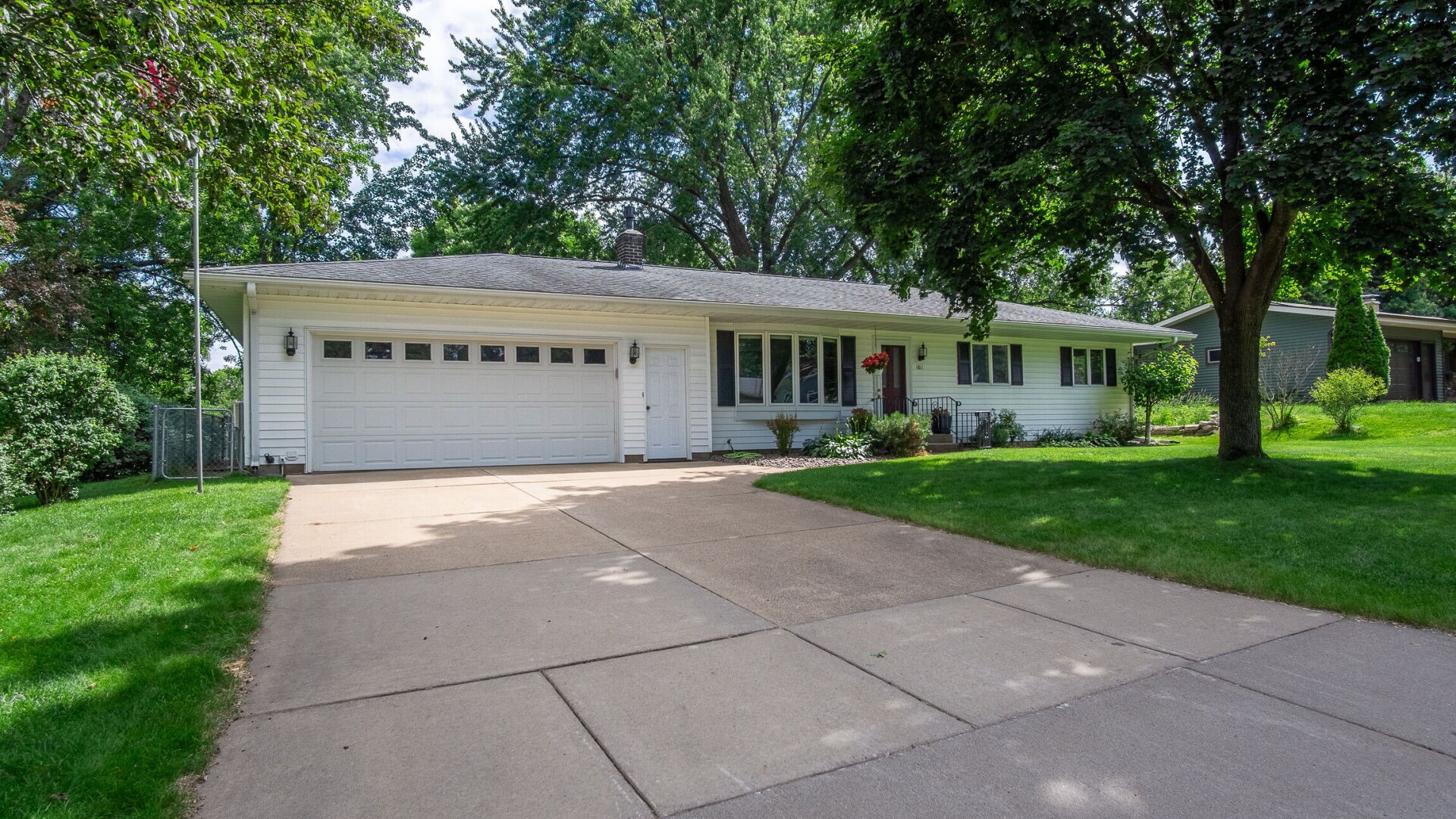 Photo of 1811 Grandview Drive