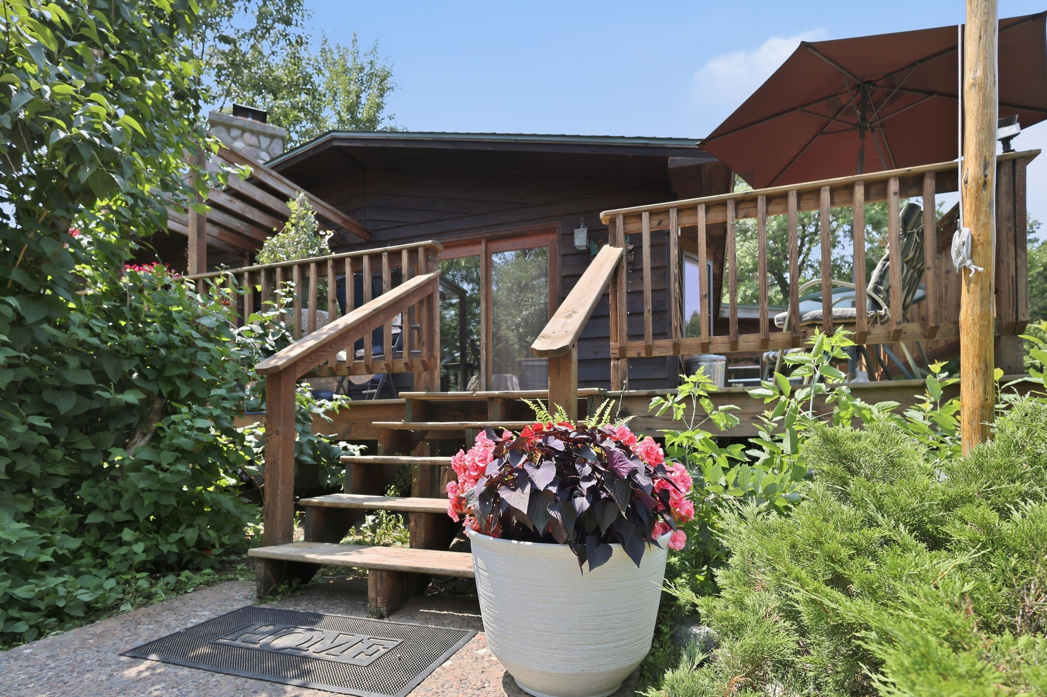 Photo of 8998 N River Road