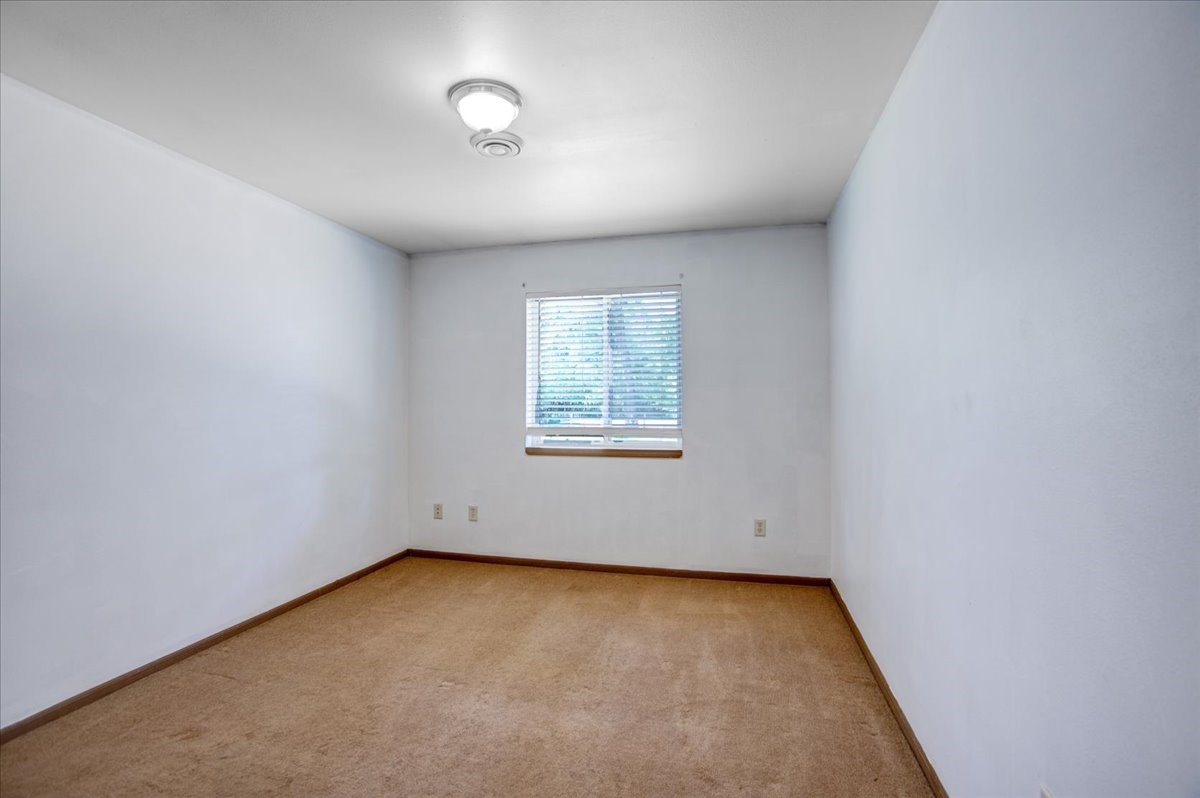 Property Photo #32