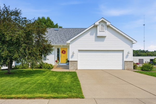 Photo of 344 Saxonwood Road